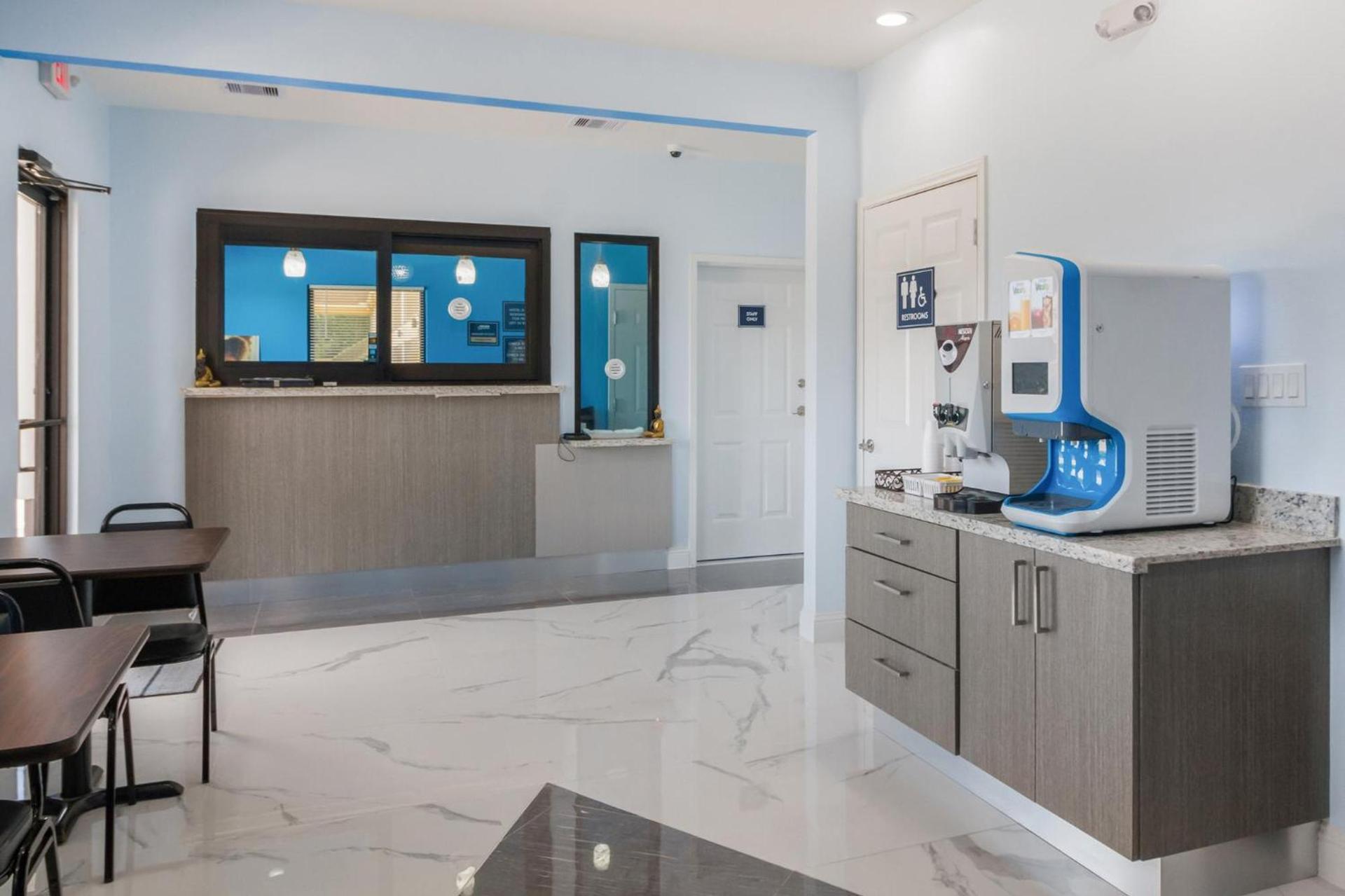Americas Best Value Inn- Aldine Westfield photo 14