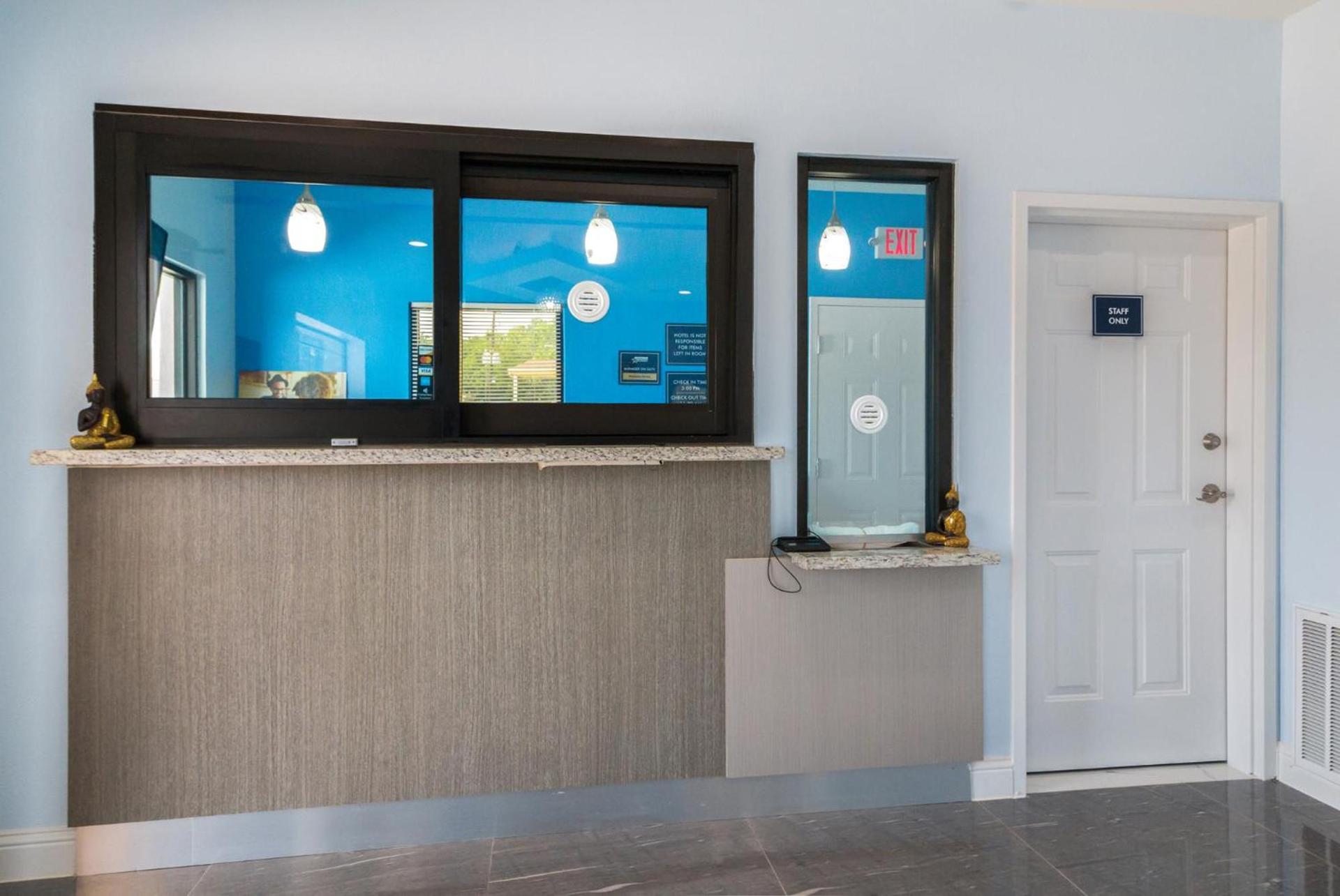 Americas Best Value Inn- Aldine Westfield photo 16