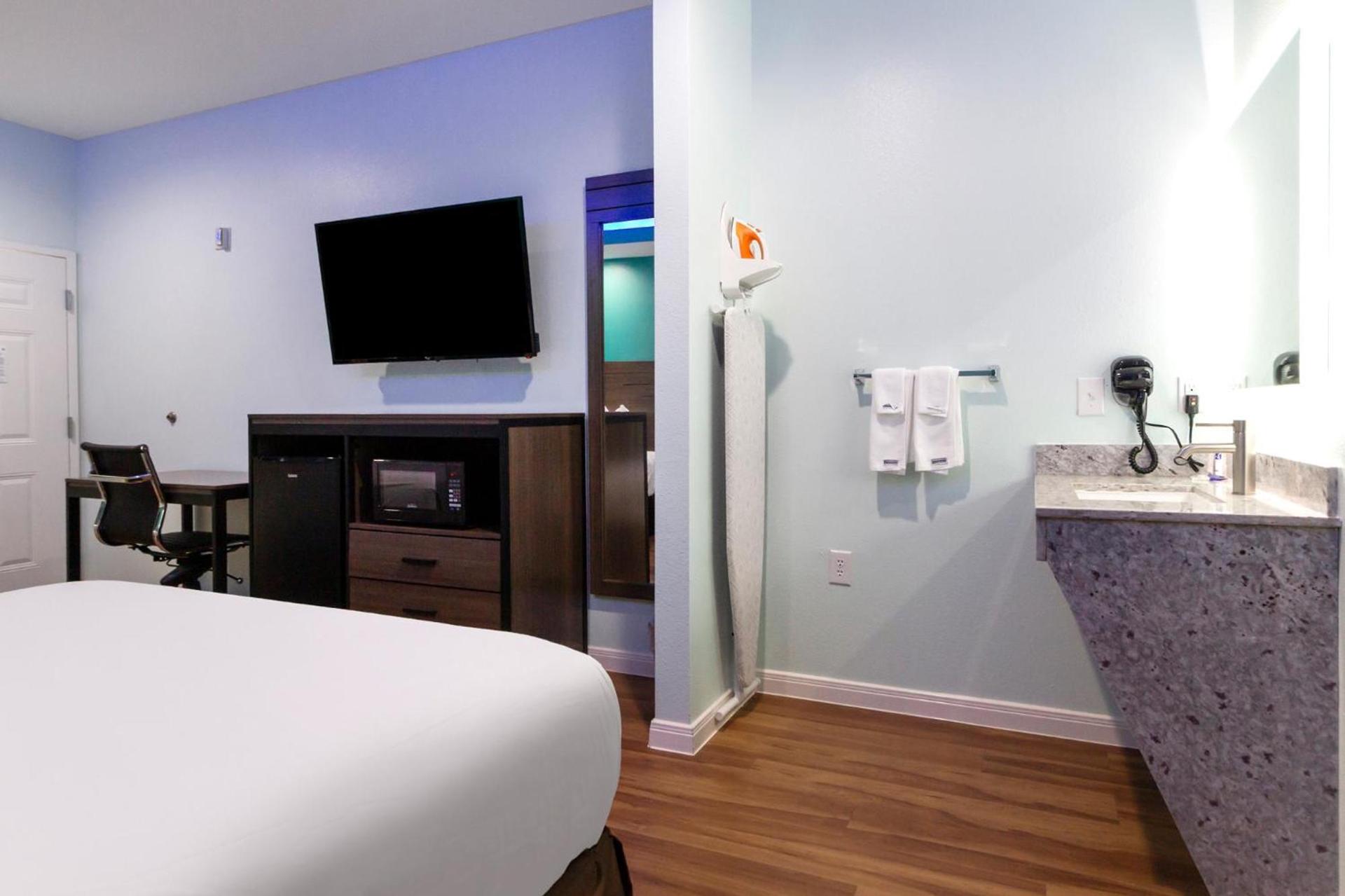 Americas Best Value Inn- Aldine Westfield photo 22
