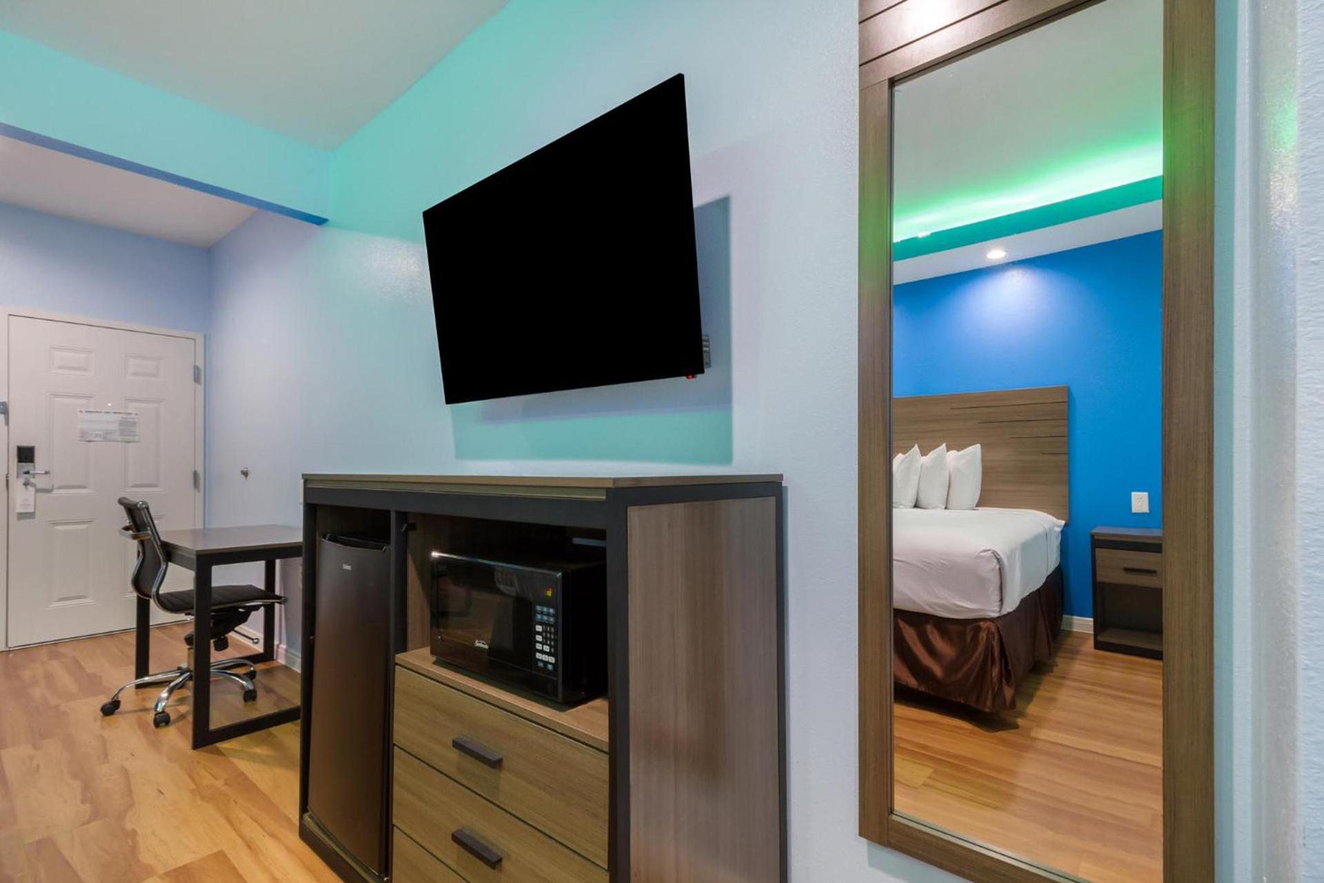 Americas Best Value Inn- Aldine Westfield photo 10