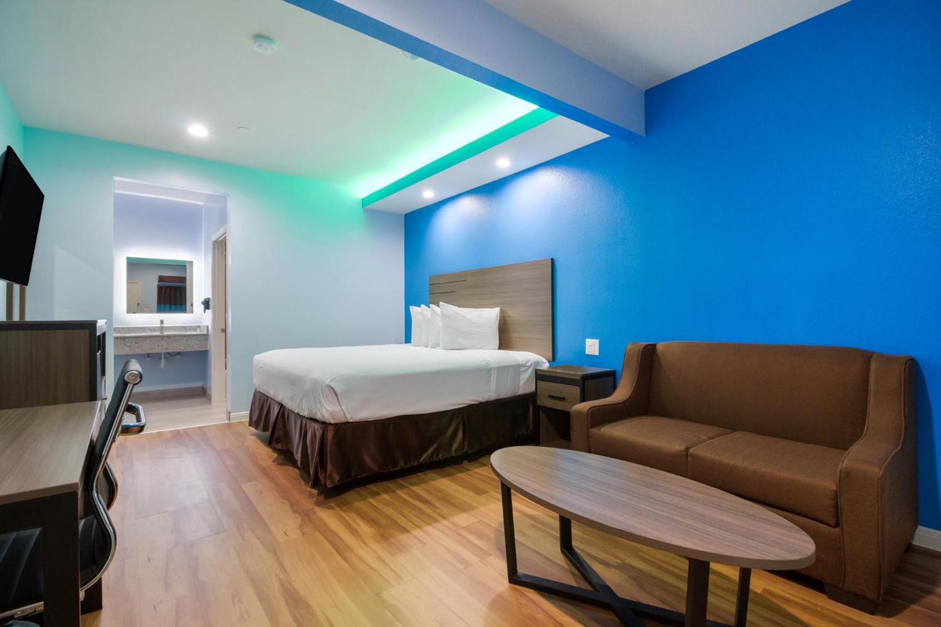 Americas Best Value Inn- Aldine Westfield photo 12