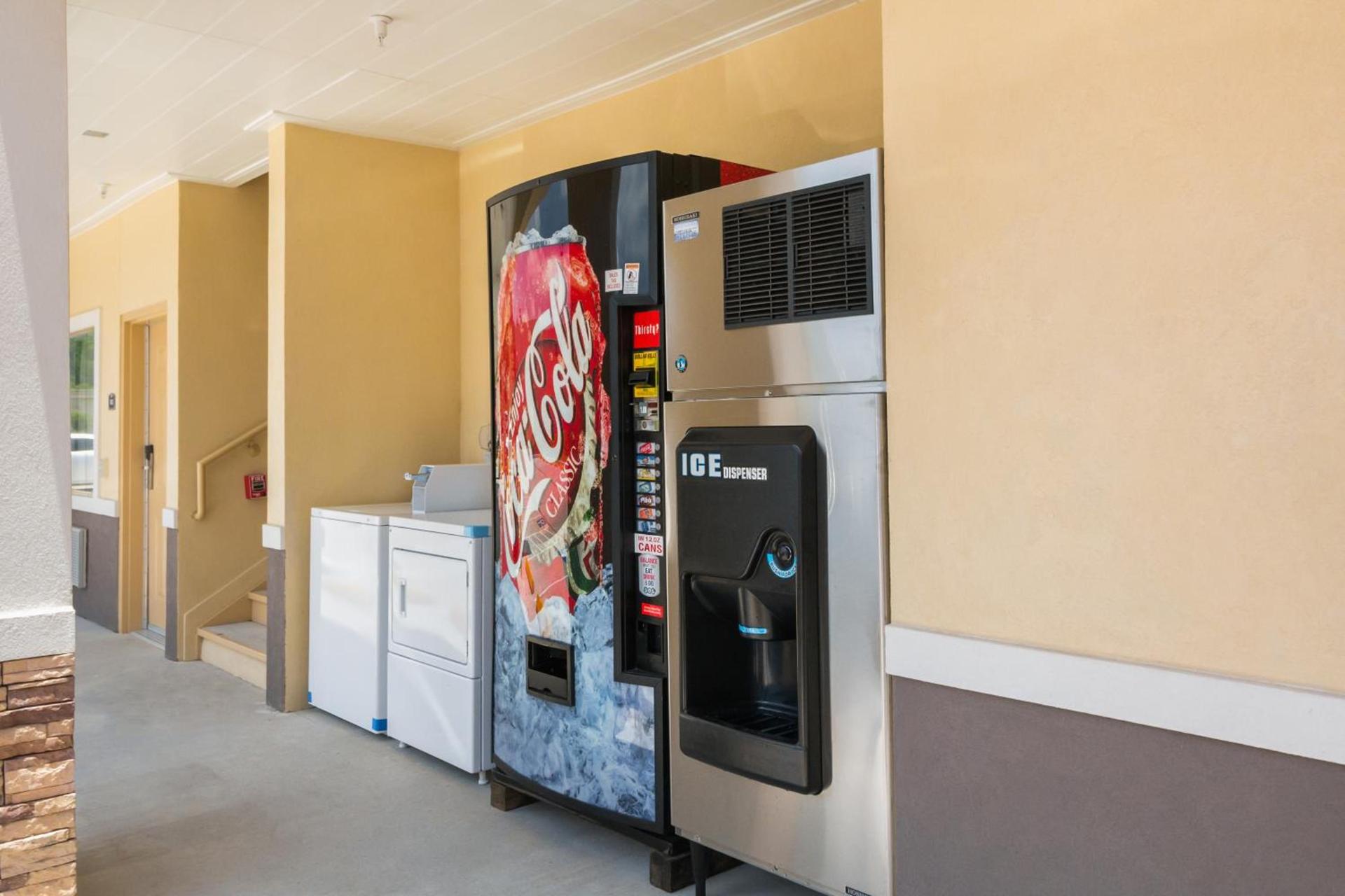 Americas Best Value Inn- Aldine Westfield photo 6