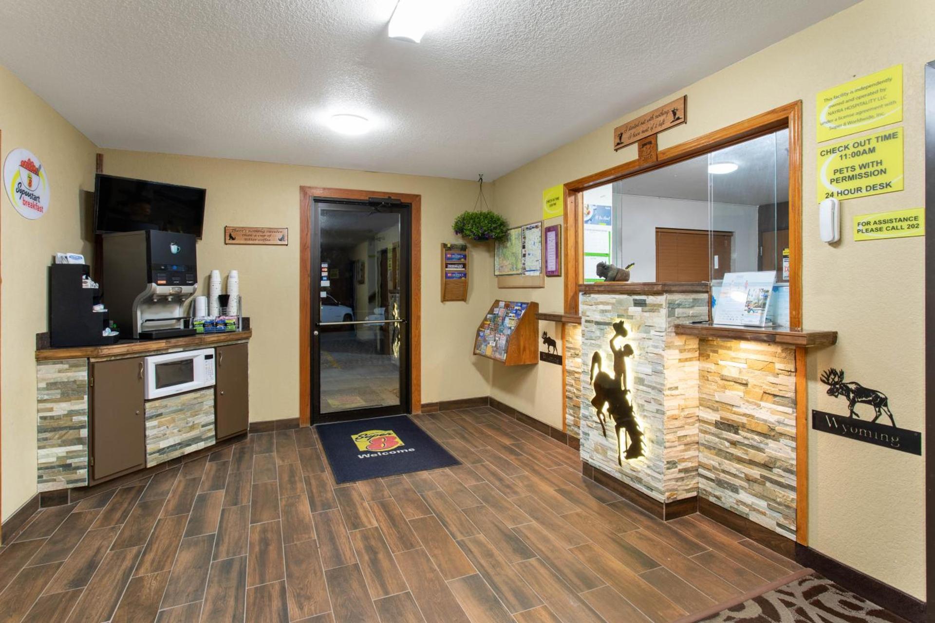 Super 8 by Wyndham Dubois photo 27