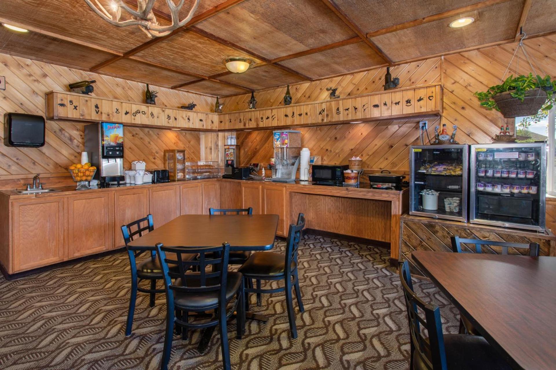 Super 8 by Wyndham Dubois photo 23