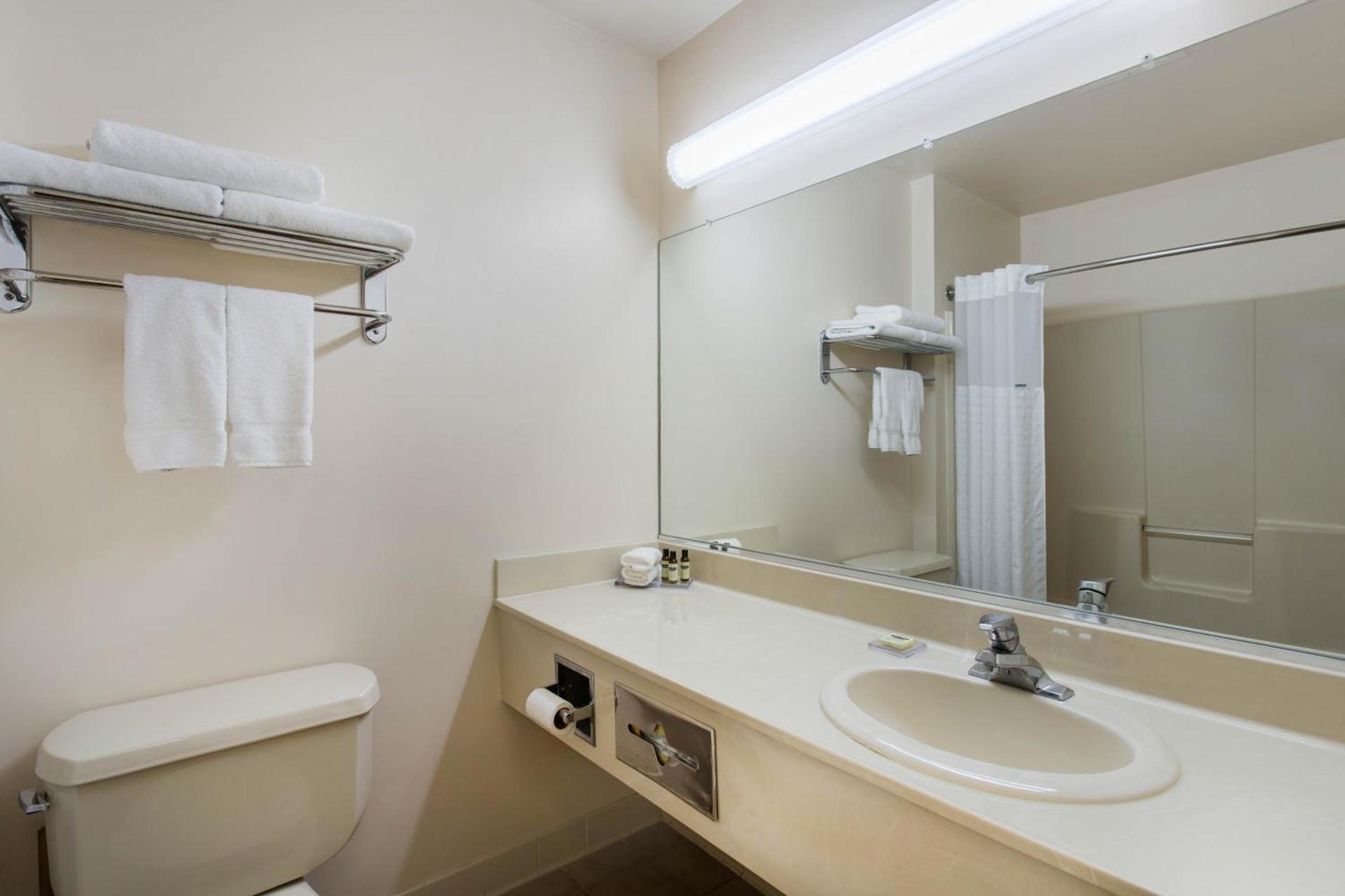 Hawthorn Suites by Wyndham Allentown-Fogelsville photo 10