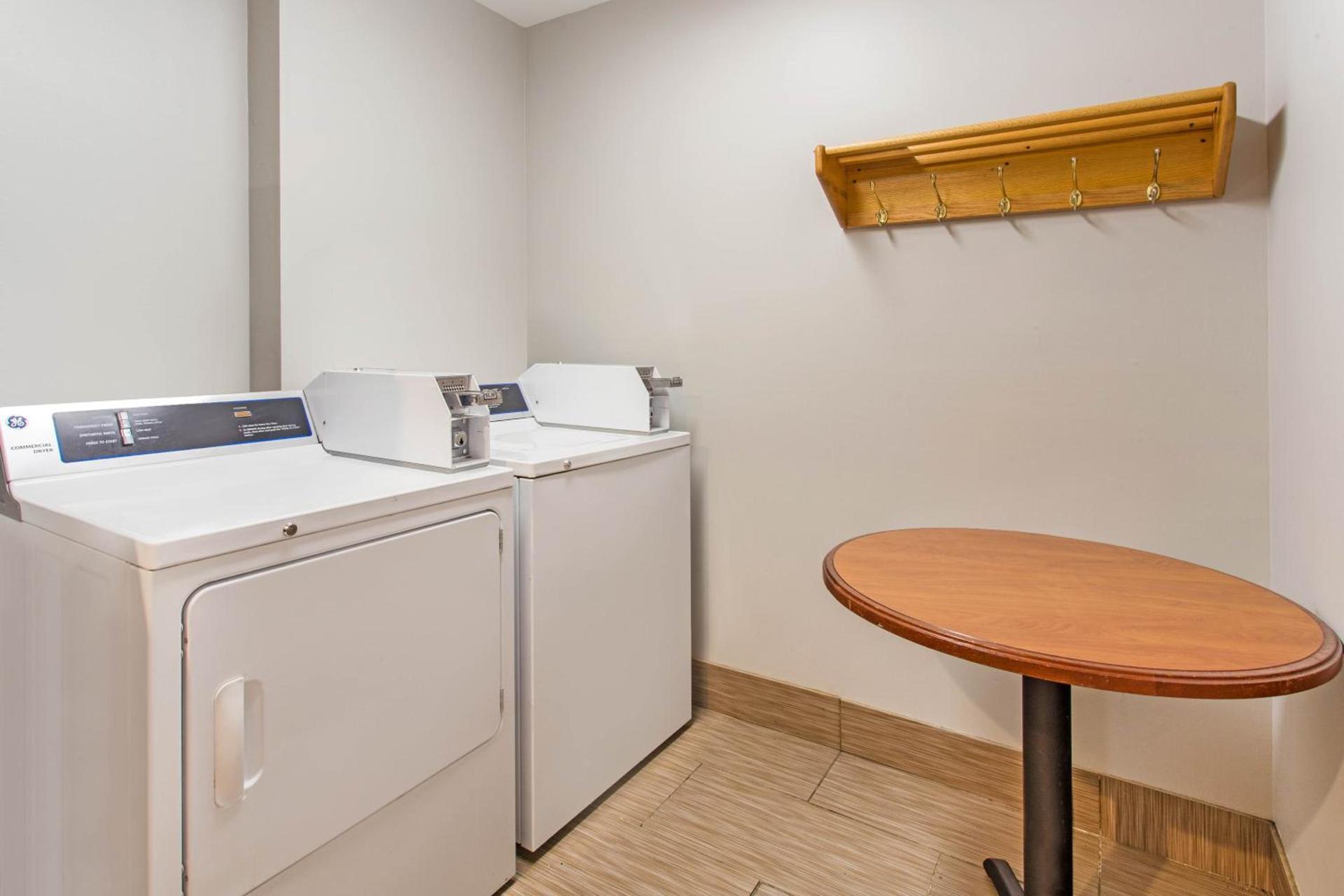 Hawthorn Suites by Wyndham Allentown-Fogelsville photo 20