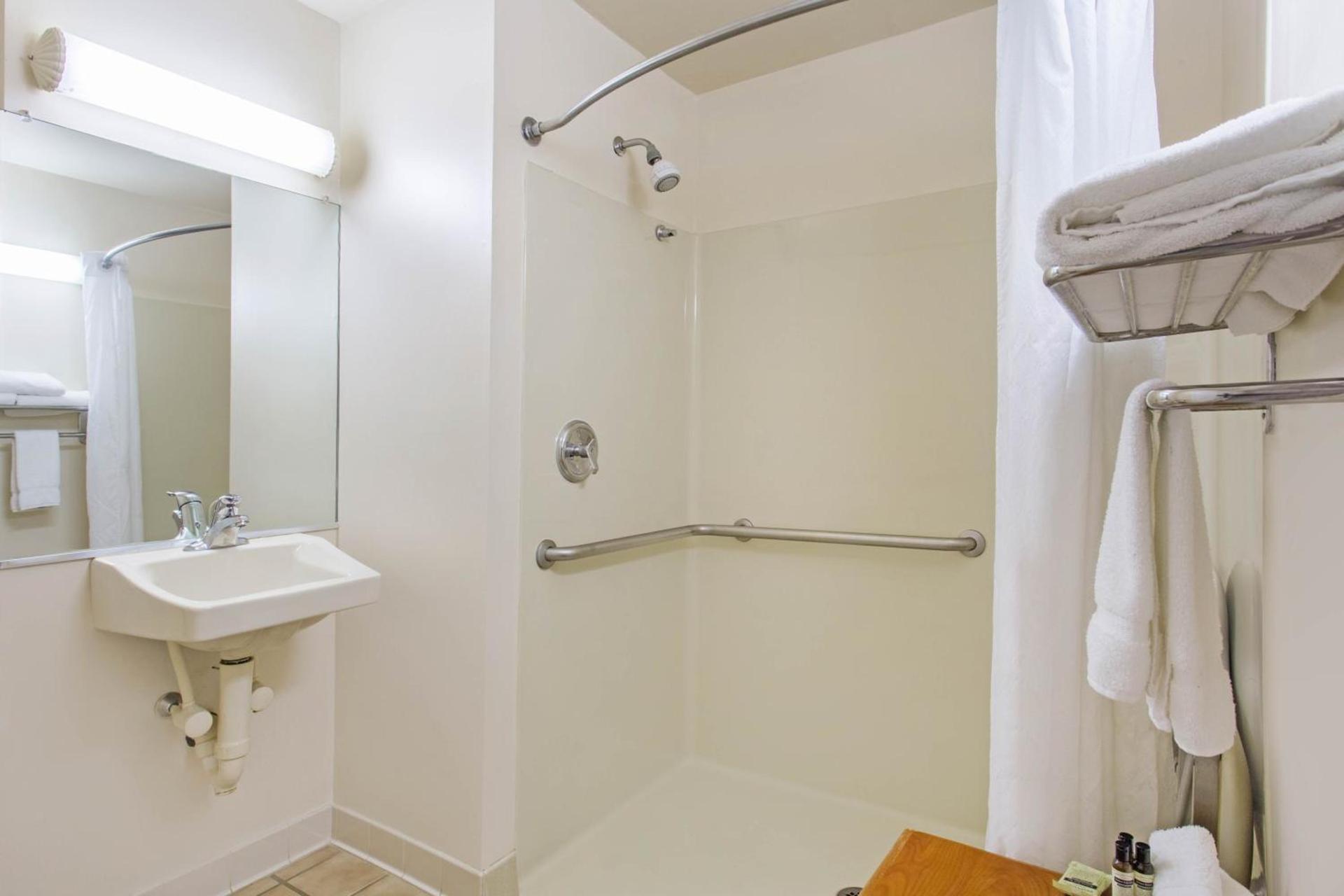 Hawthorn Suites by Wyndham Allentown-Fogelsville photo 27