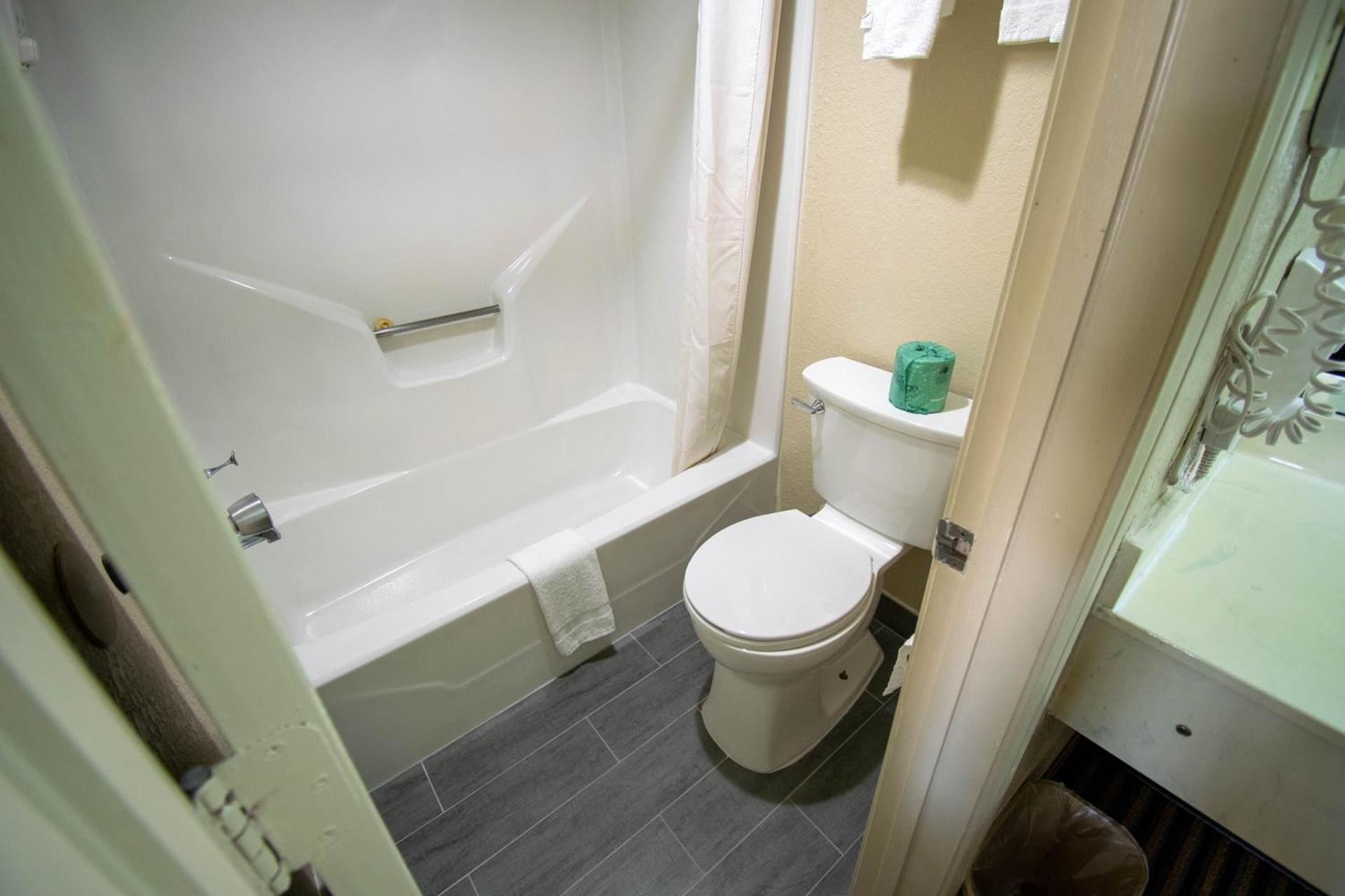 Countryside Inn photo 14