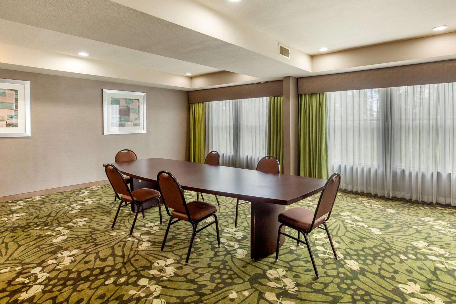 Quality Suites Sherman photo 28