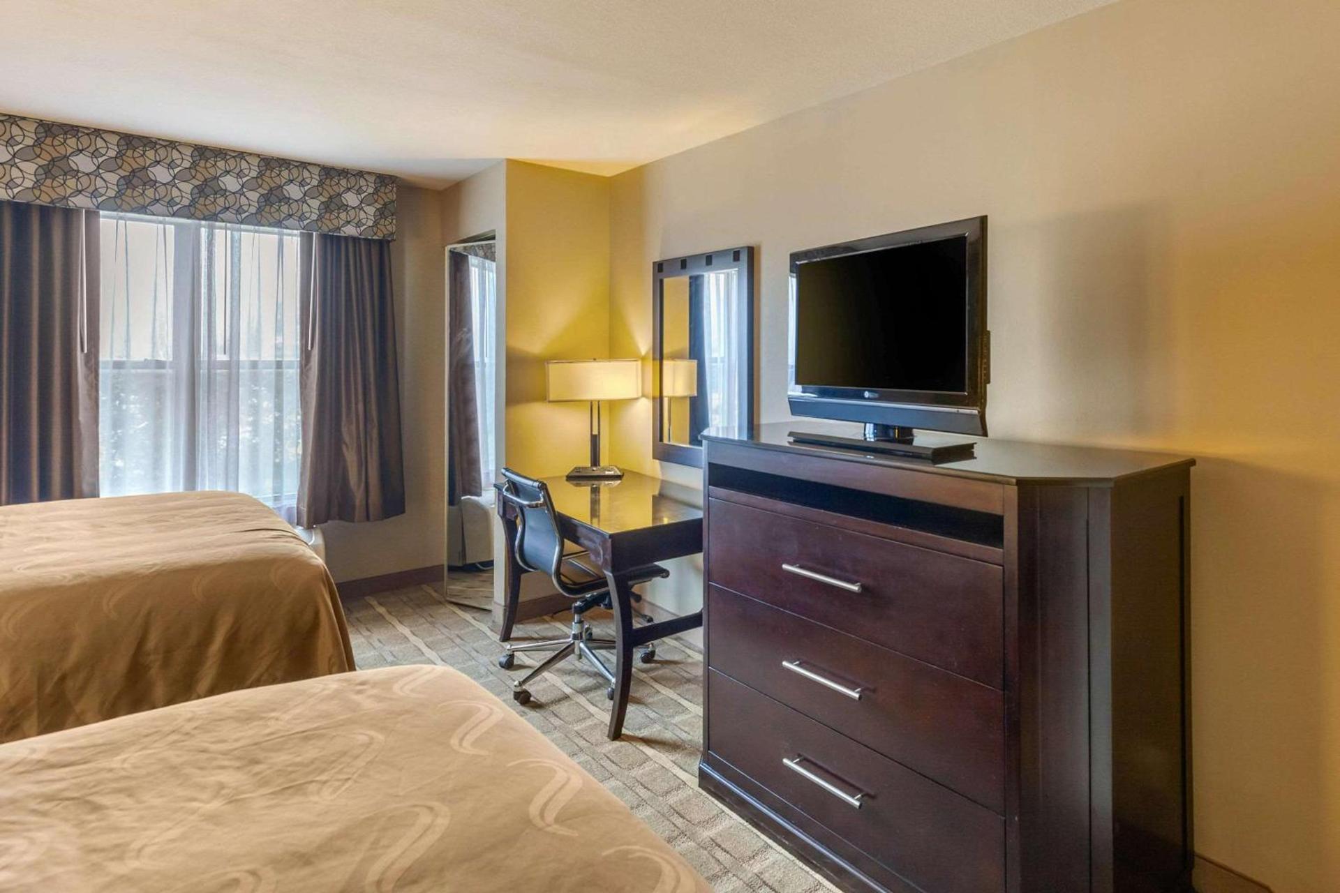 Quality Suites Sherman photo 22