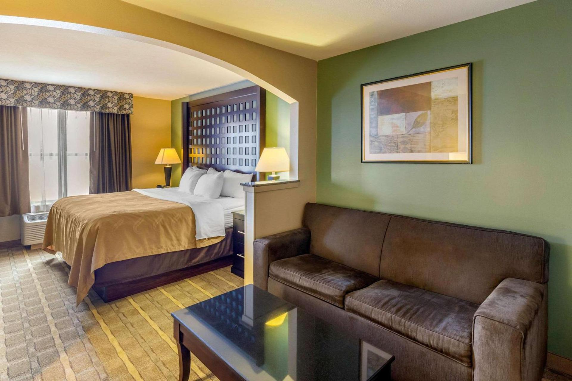 Quality Suites Sherman photo 10