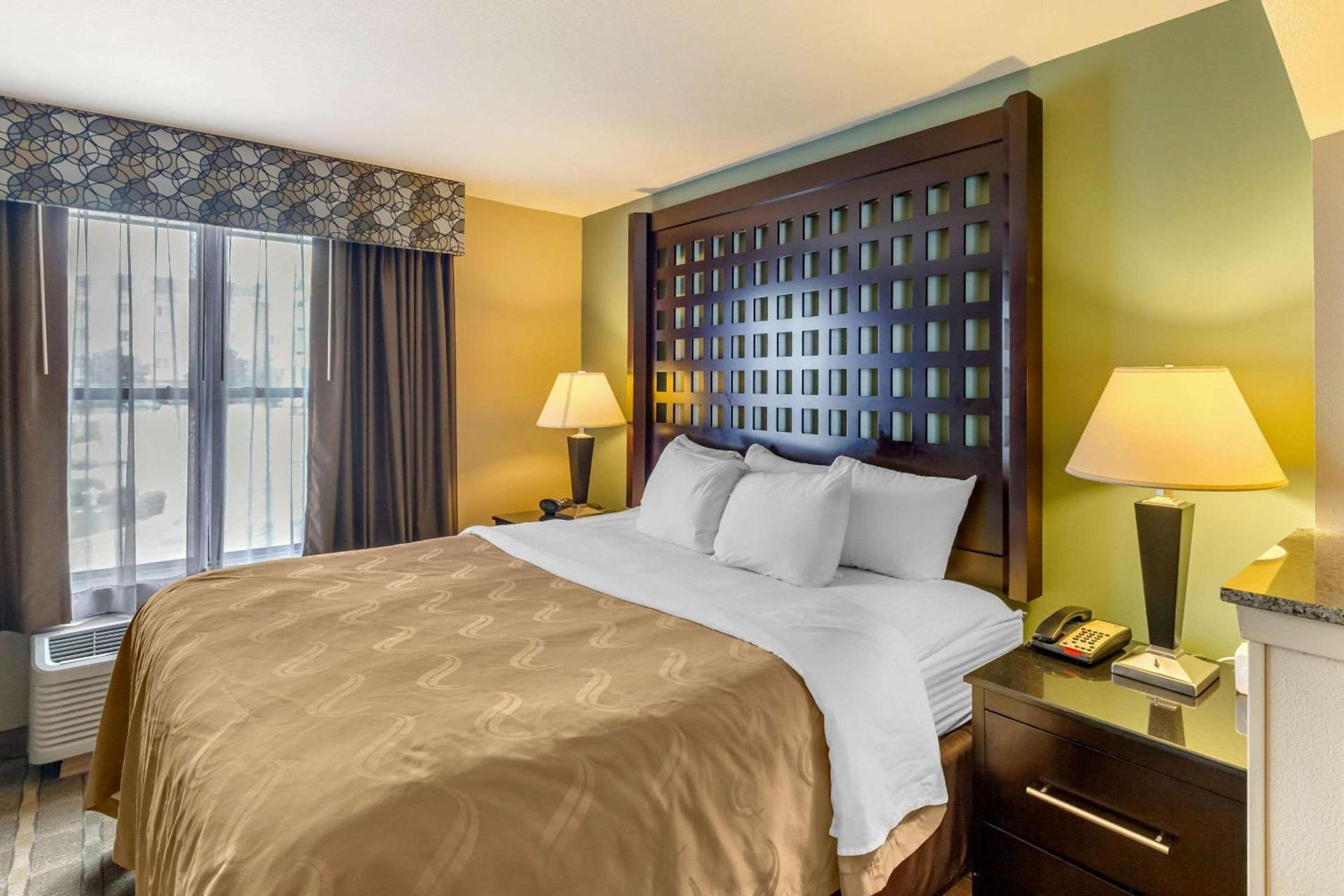 Quality Suites Sherman photo 12