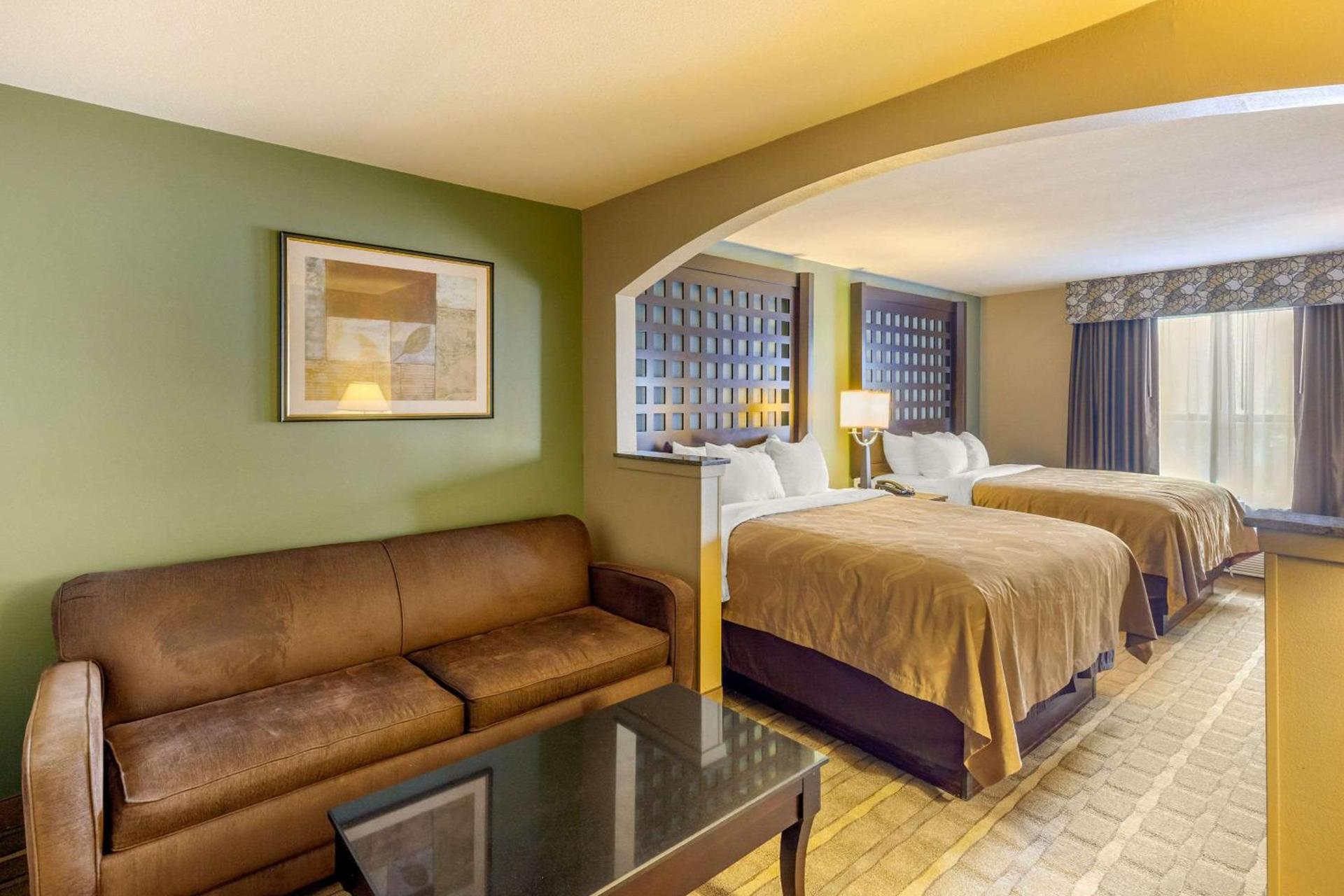 Quality Suites Sherman photo 21
