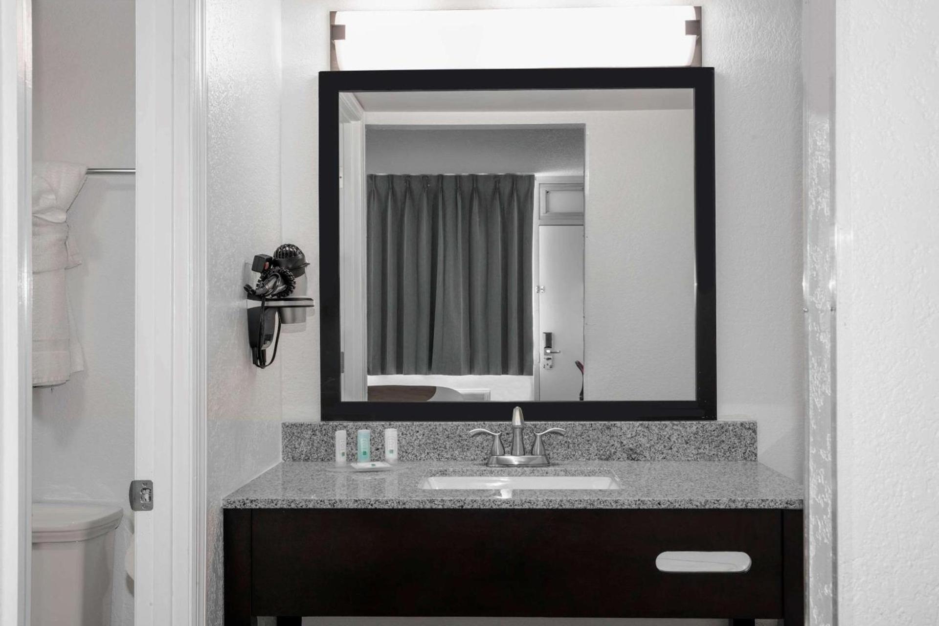 Quality Inn Miami South photo 31