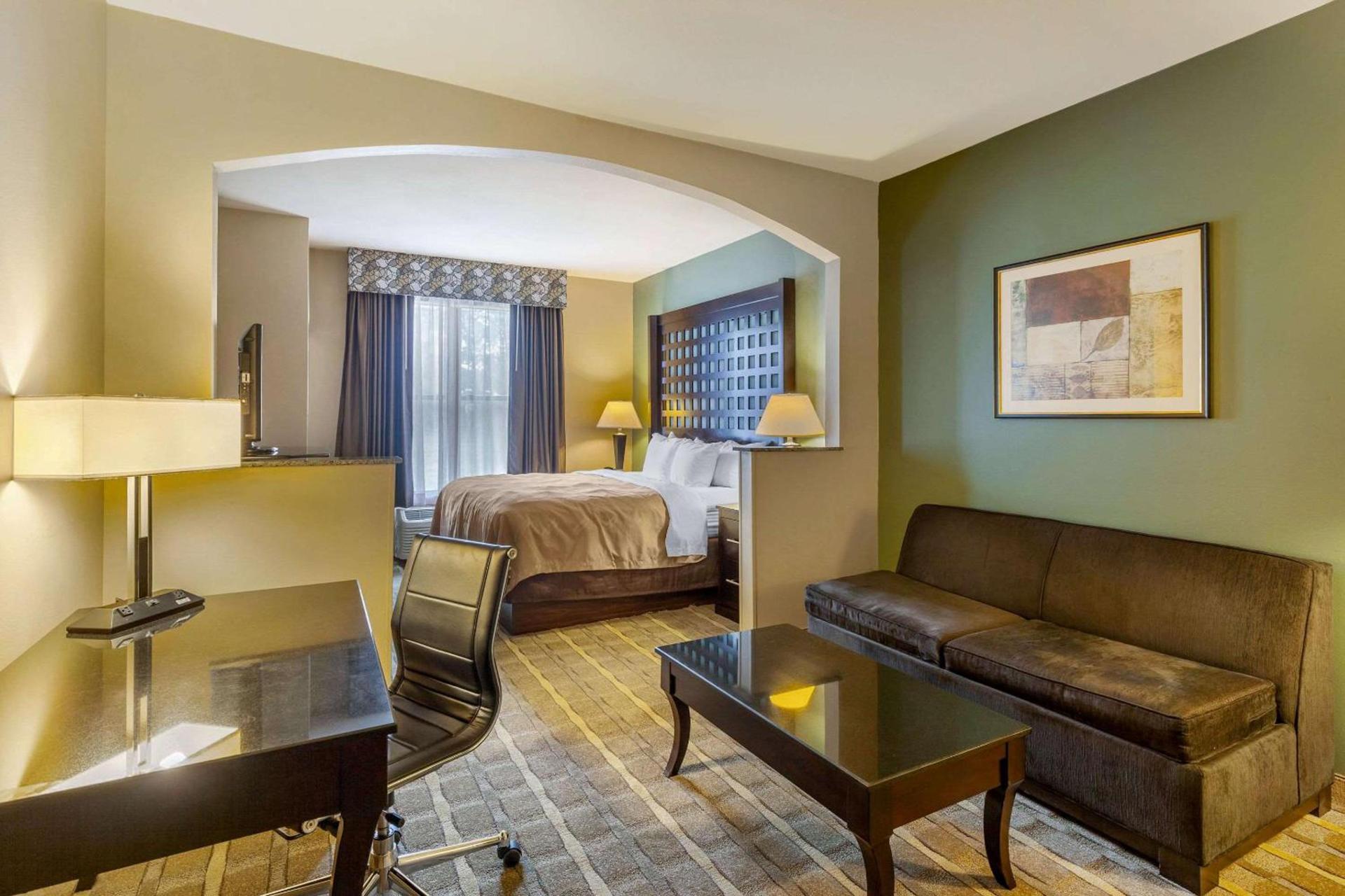 Quality Suites Sherman photo 17