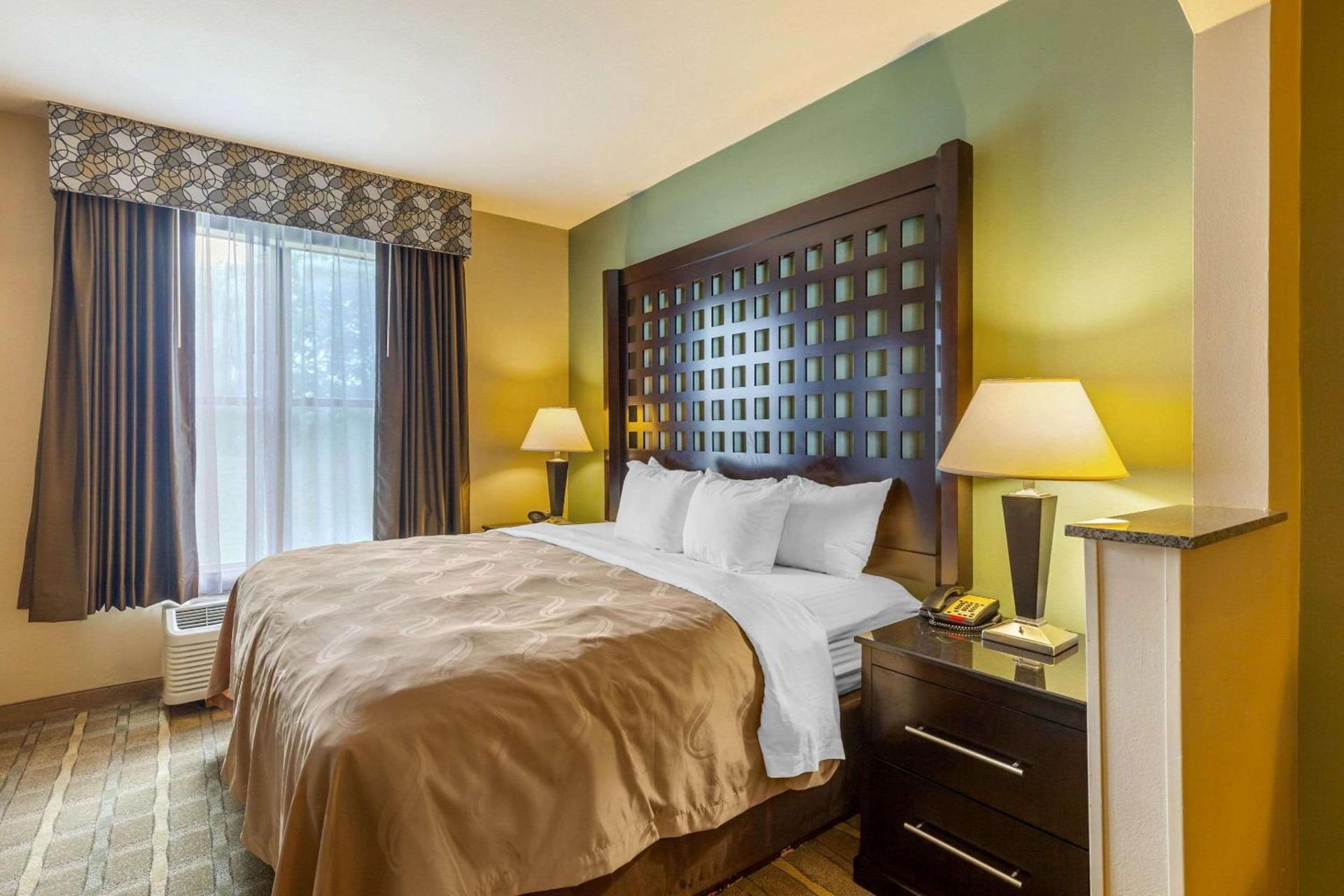 Quality Suites Sherman photo 15