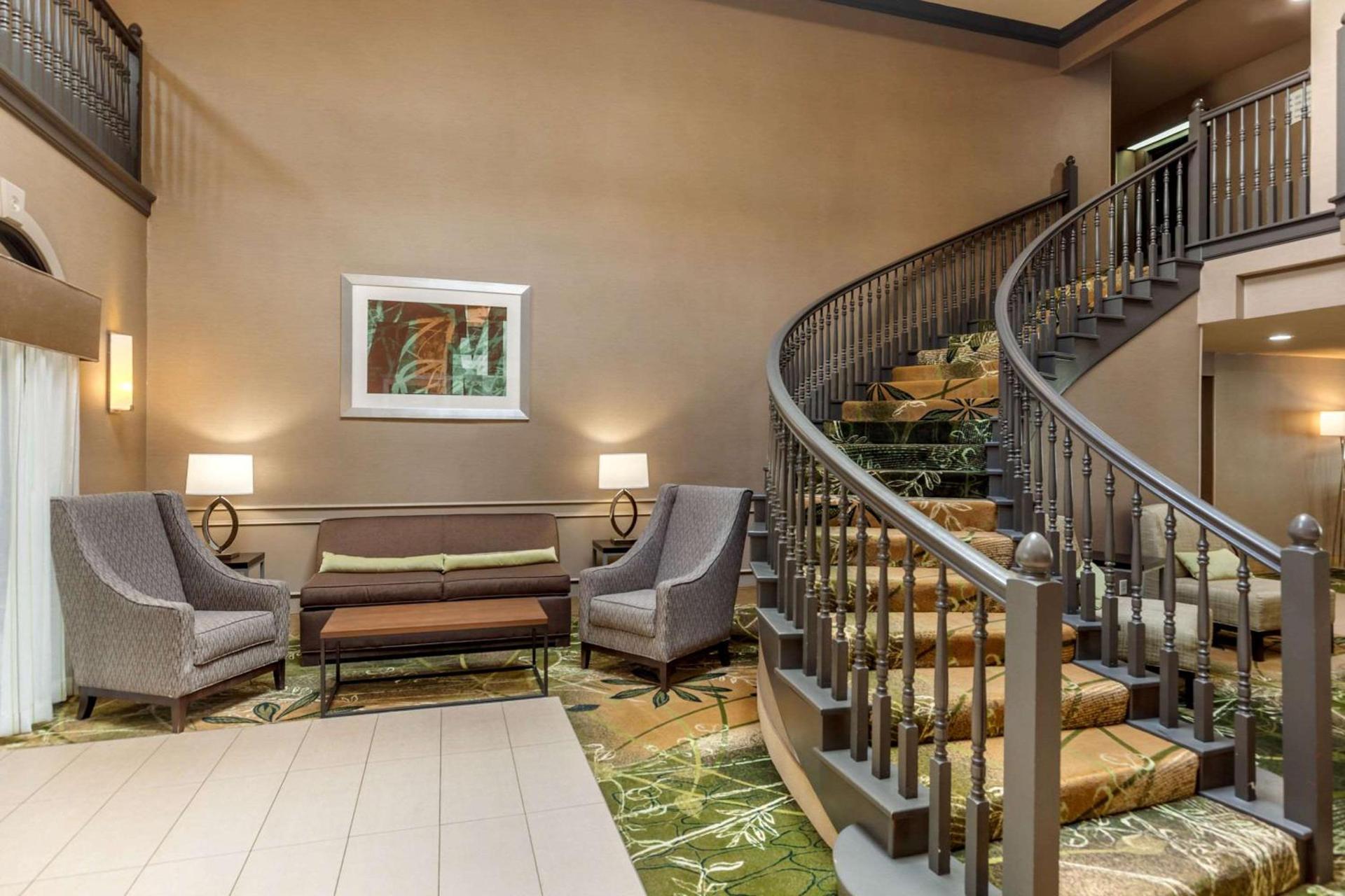 Quality Suites Sherman photo 4