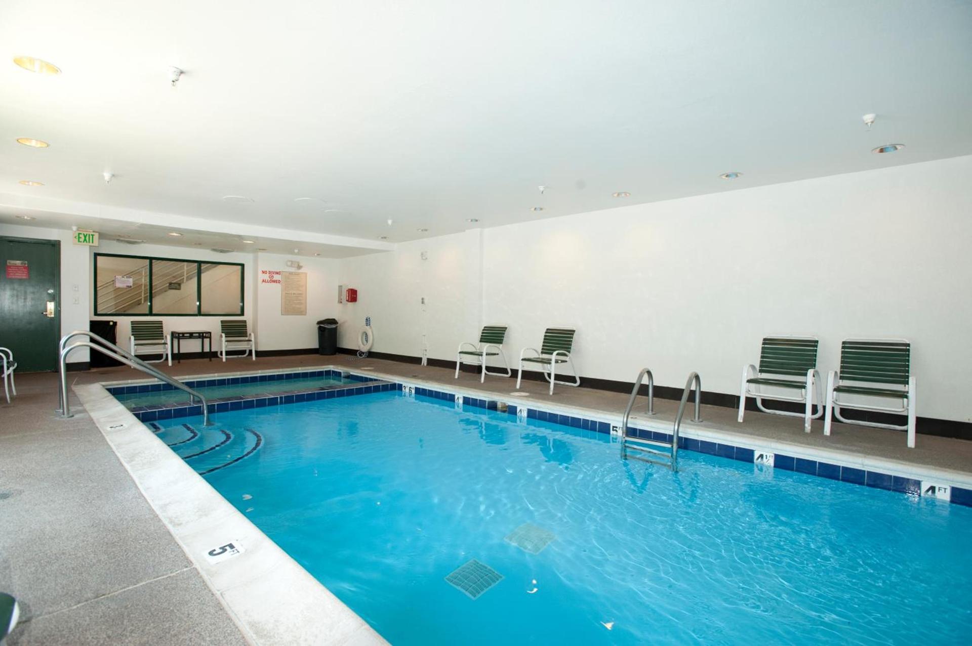 Gateway Mountain Lodge, A Vail Resorts Property photo 4