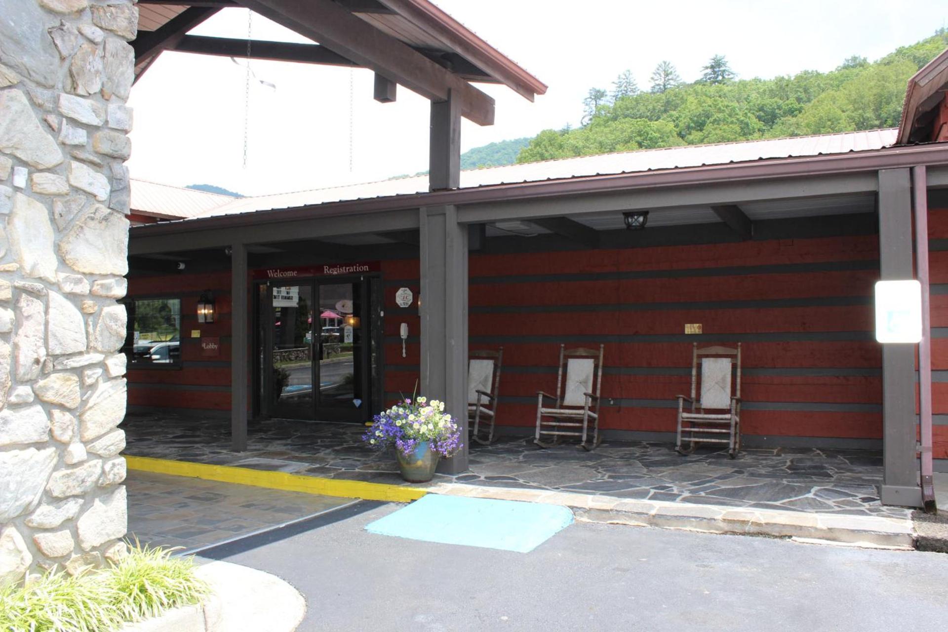 Great Smokies Inn - Cherokee photo 7