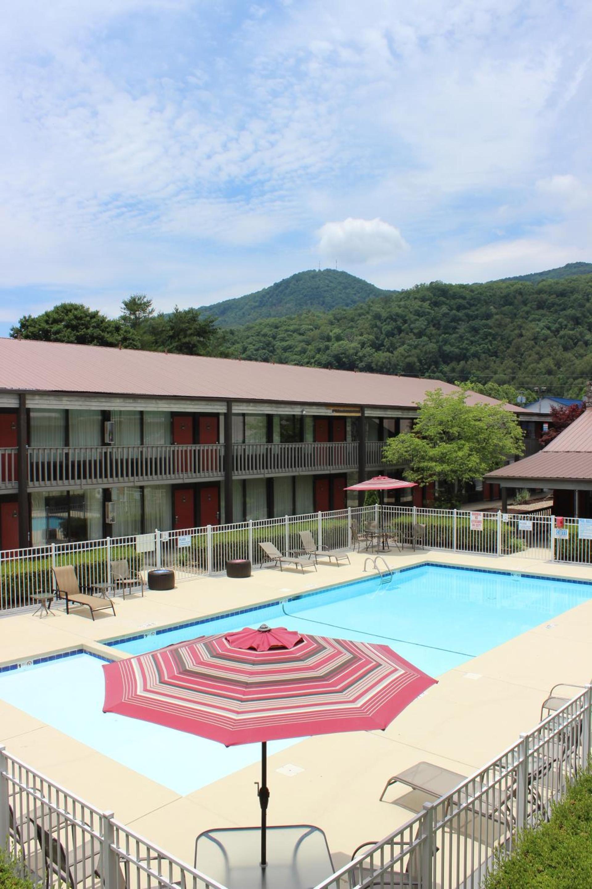 Great Smokies Inn - Cherokee photo 18