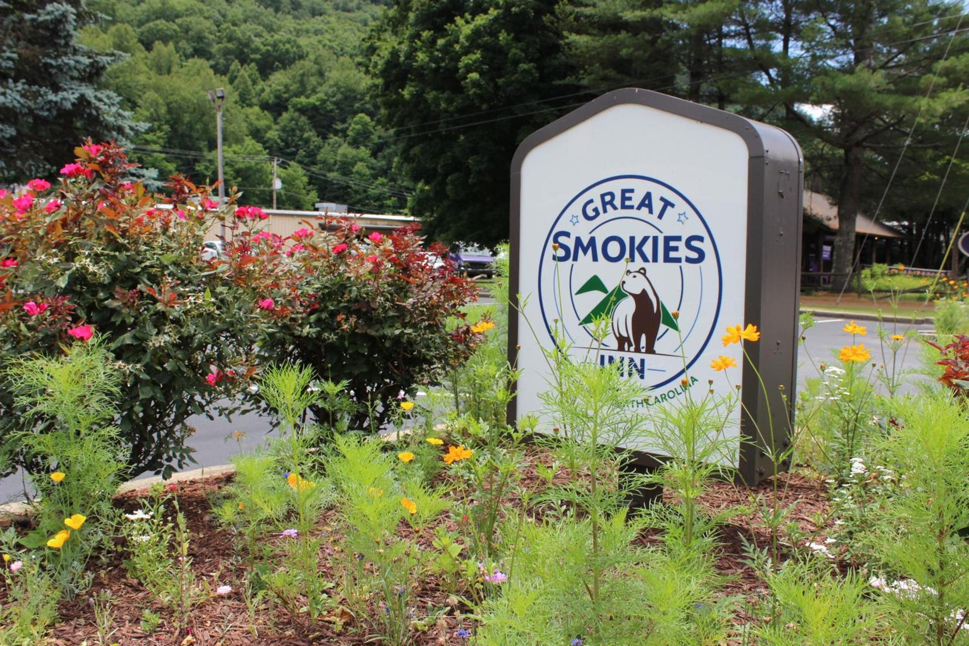 Great Smokies Inn - Cherokee photo 2
