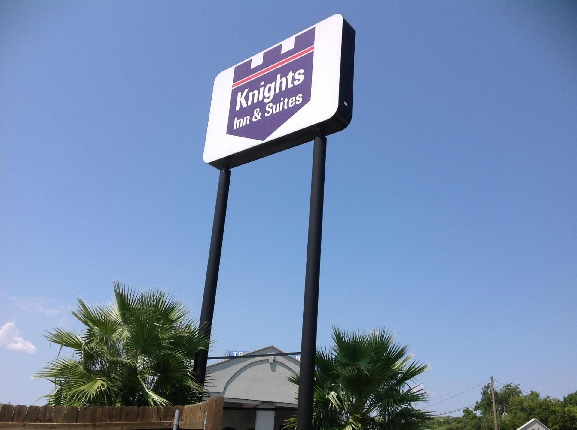 Knights Inn Franklin Ave Waco photo 15