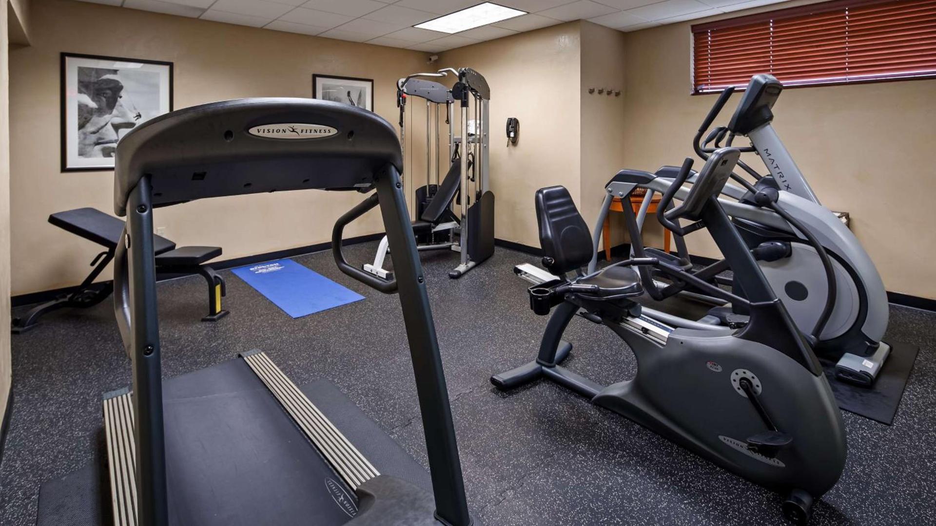 Best Western PLUS Hannaford Inn & Suites photo 28