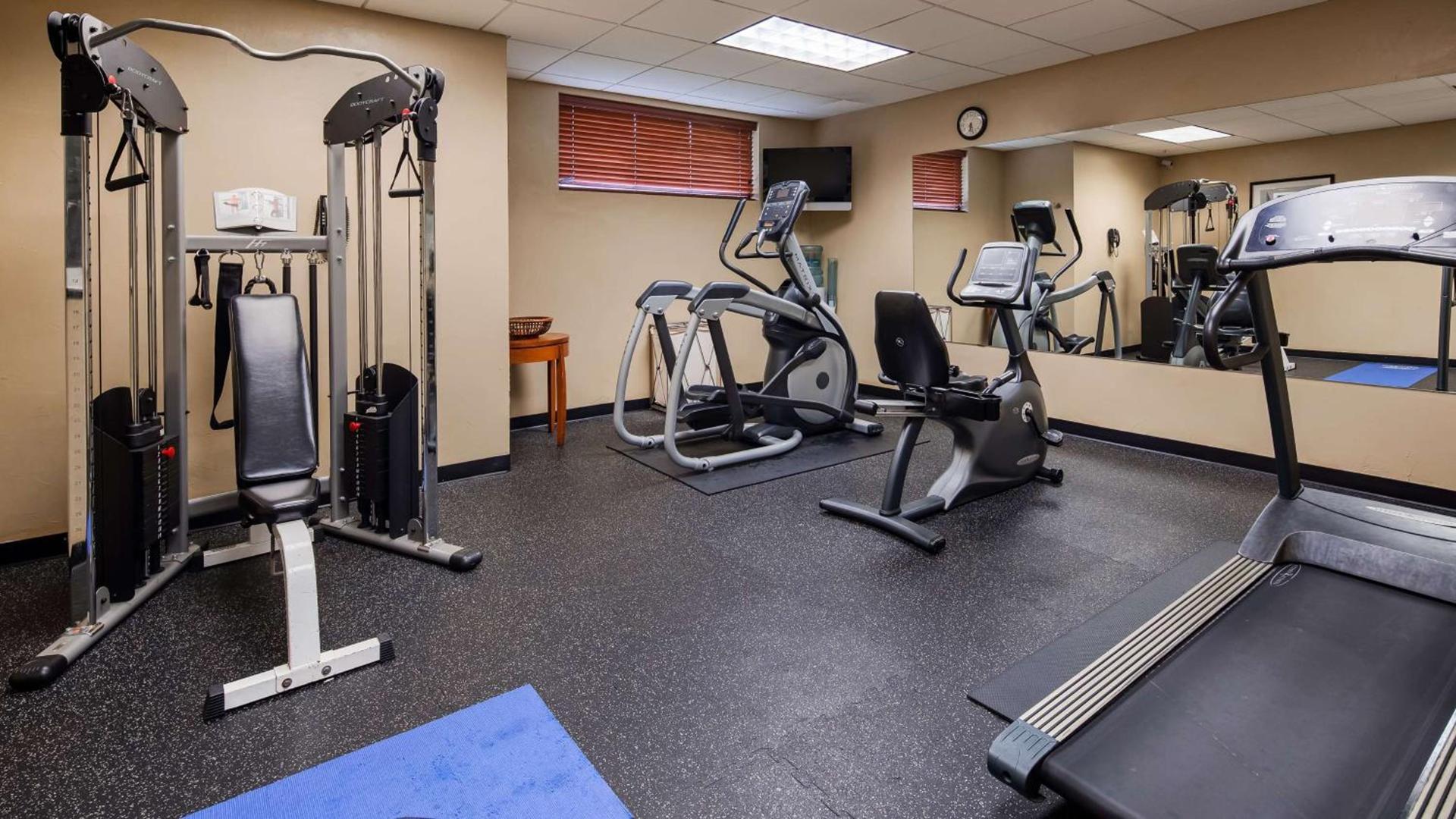 Best Western PLUS Hannaford Inn & Suites photo 6