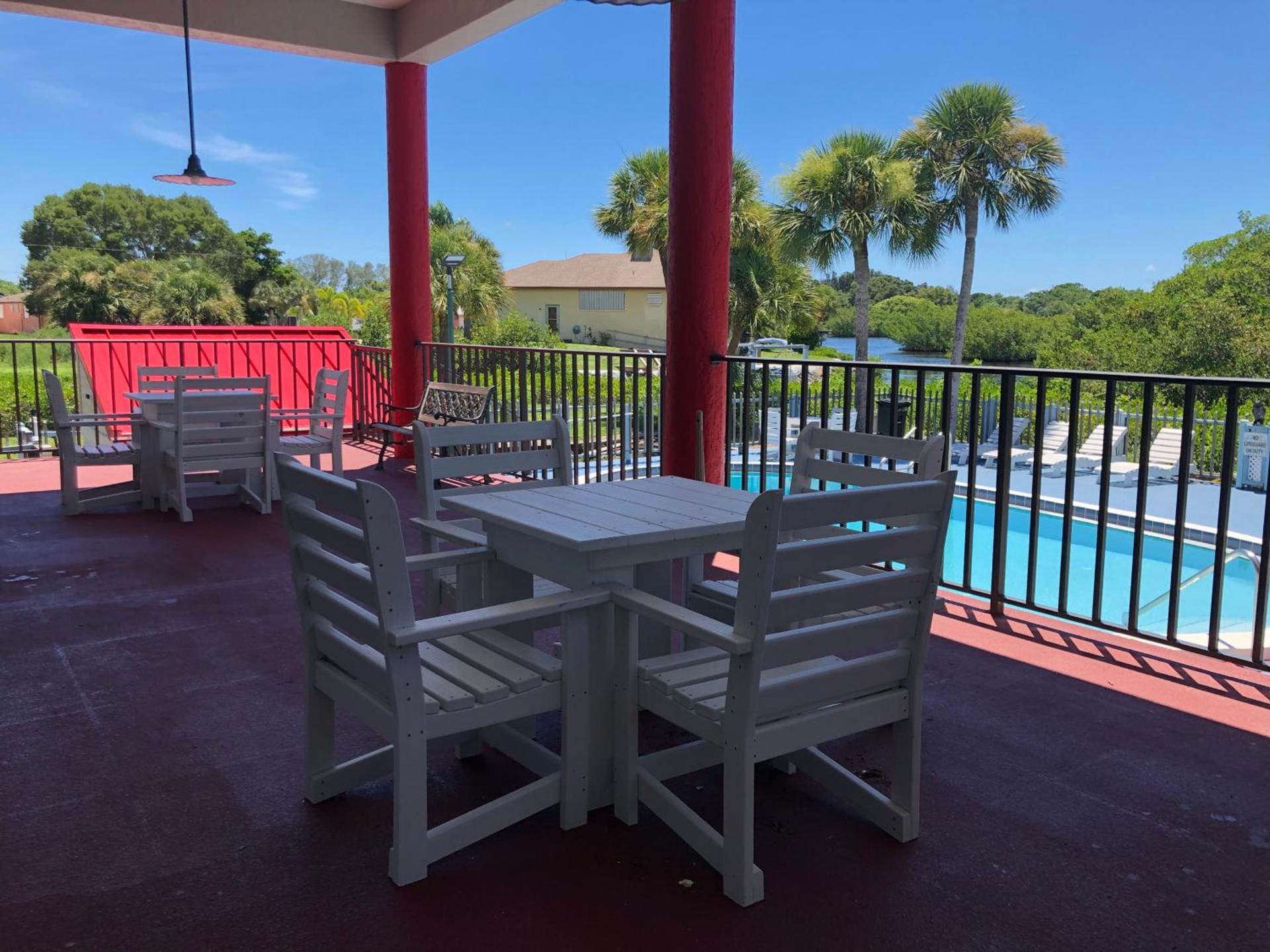 Sun Coast Inn photo 9