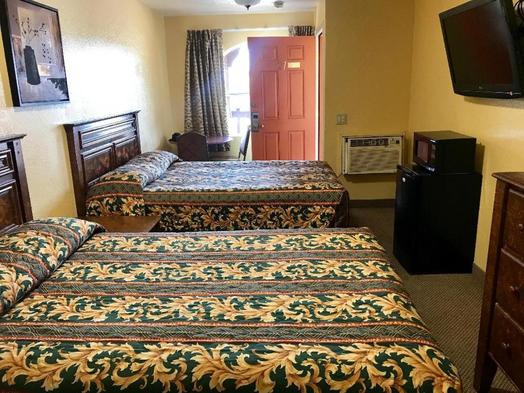 Hacienda Motel photo 5