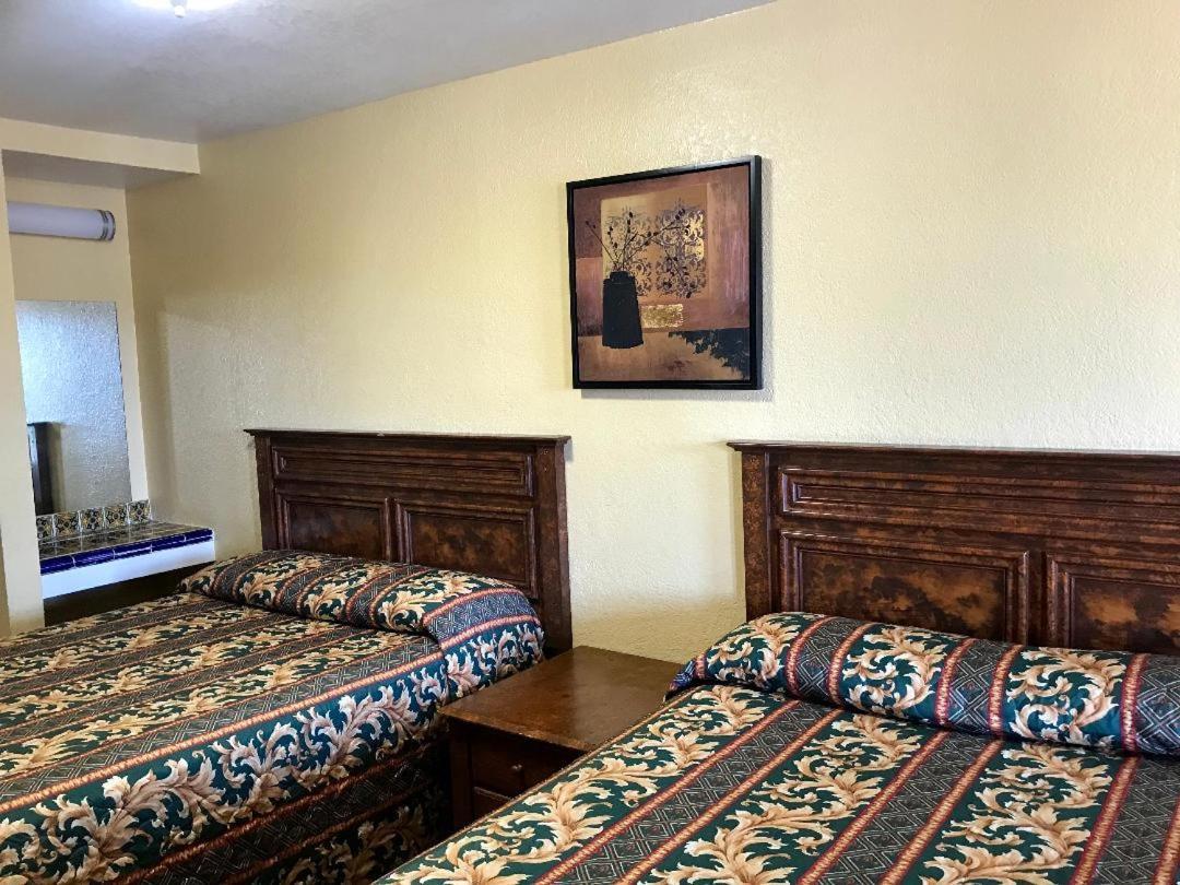 Hacienda Motel photo 4