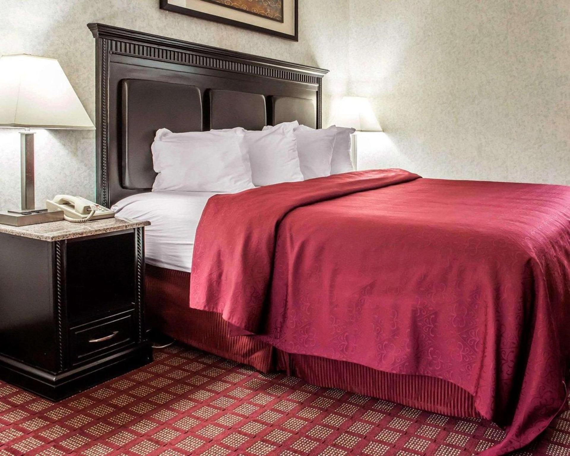 Quality Inn & Suites Gibsonia - Pittsburgh North photo 23