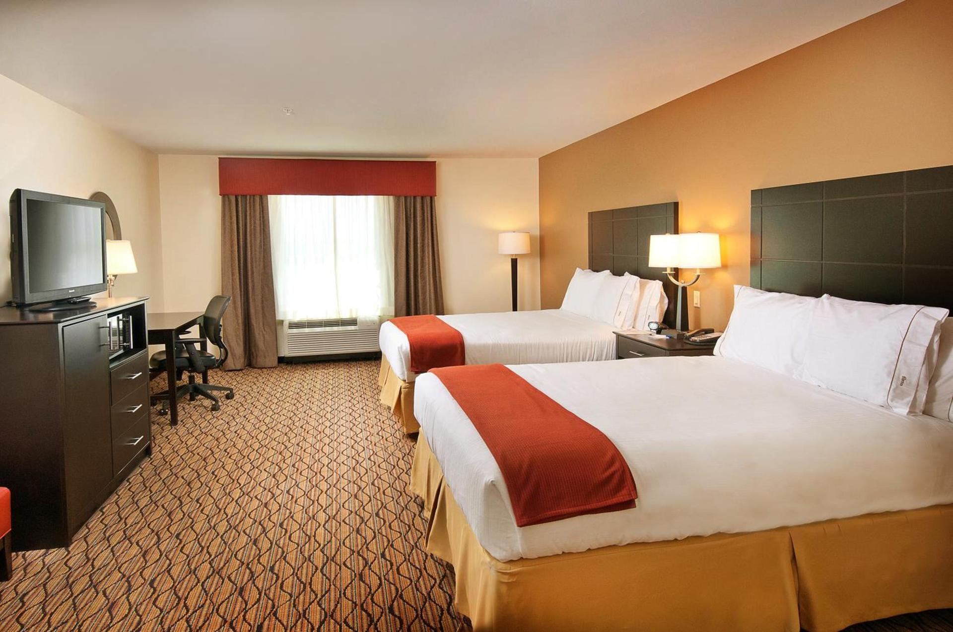 Holiday Inn Express Hotel and Suites Pearsall by IHG photo 4
