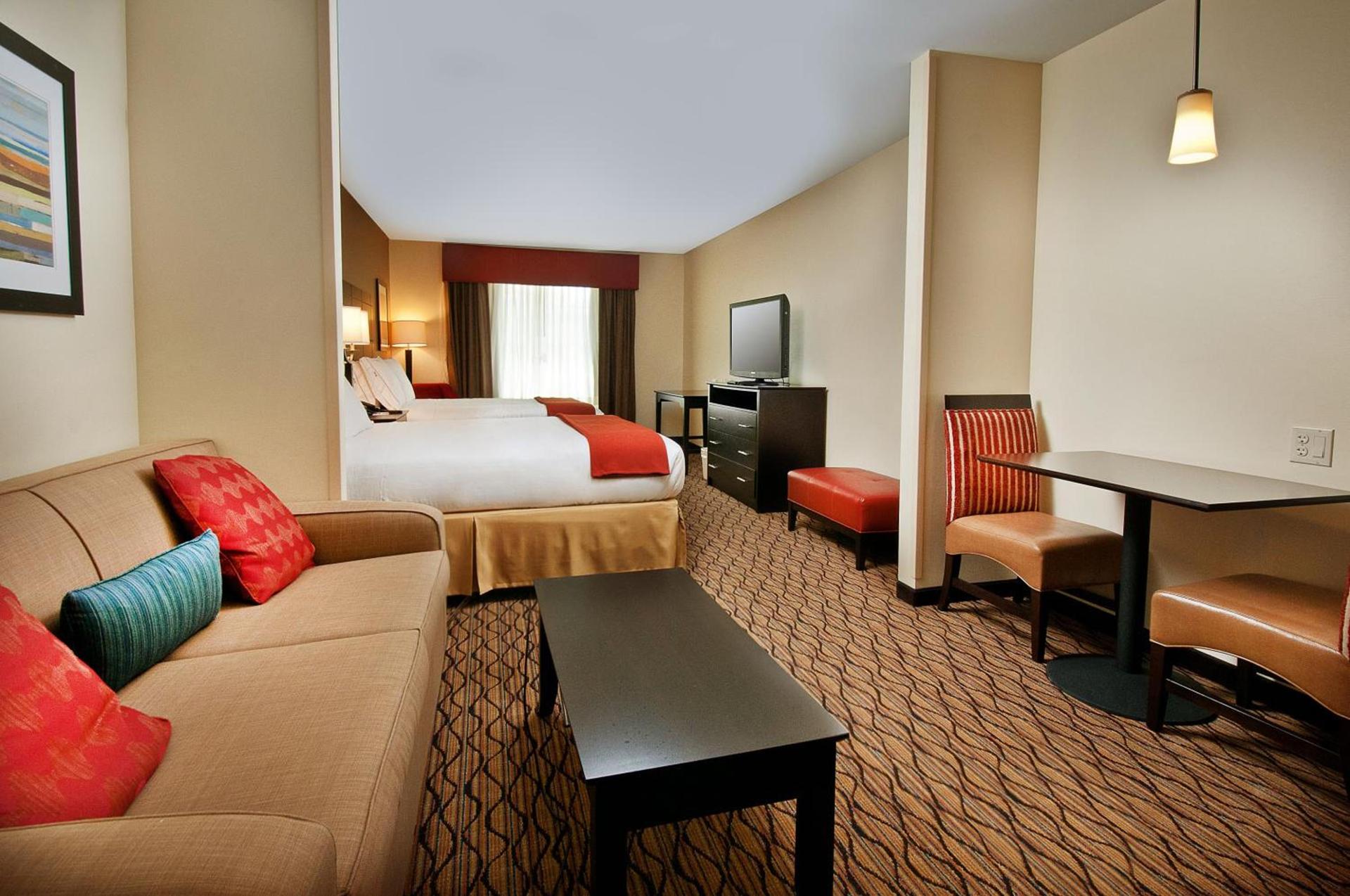Holiday Inn Express Hotel and Suites Pearsall by IHG photo 2