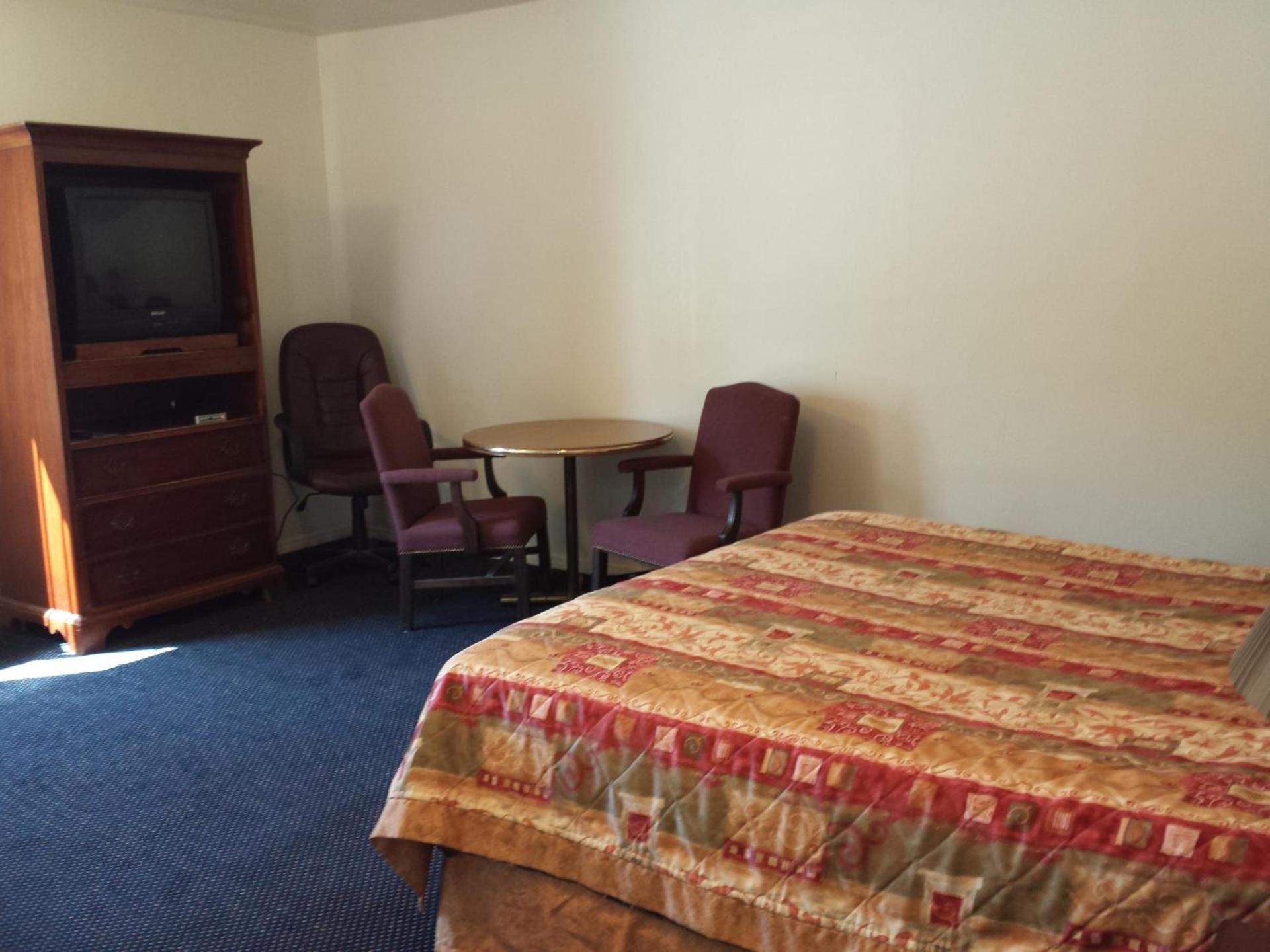 New Kansan Motel photo 7