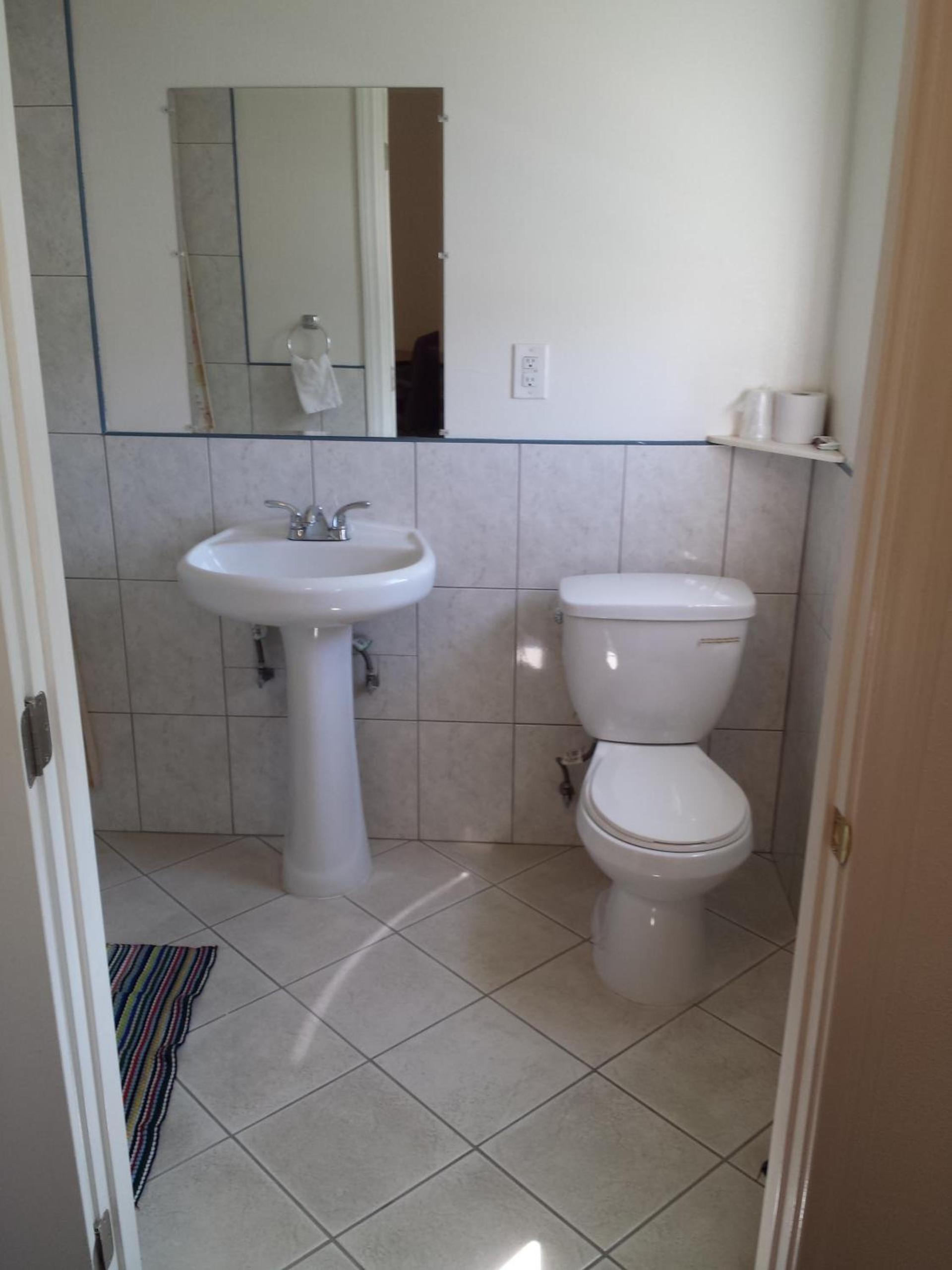 New Kansan Motel photo 8