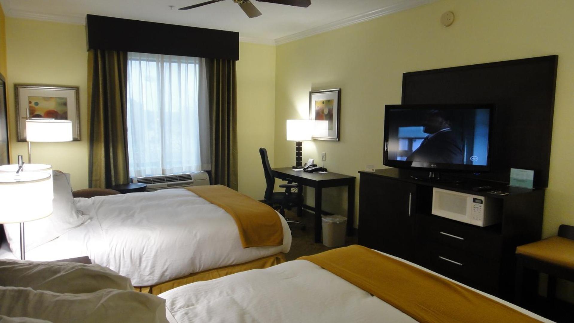 Holiday Inn Express Hotel & Suites Houston North Intercontinental by IHG photo 40