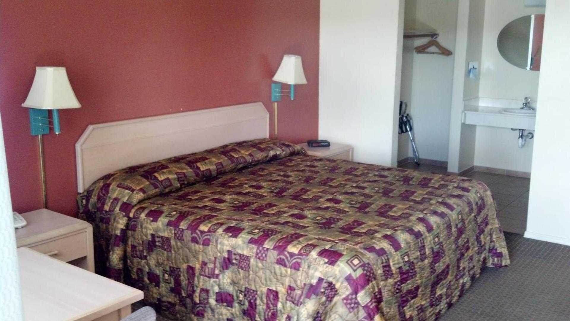Heritage House Motel photo 8