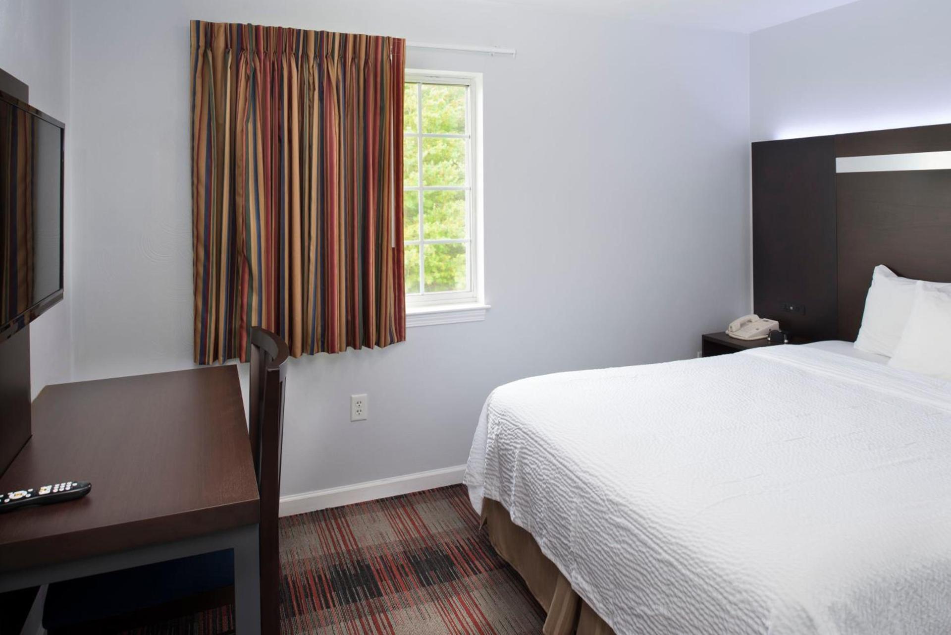 Luxbury Inn & Suites photo 36