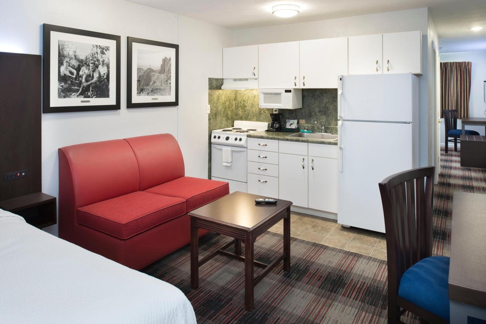 Luxbury Inn & Suites photo 34