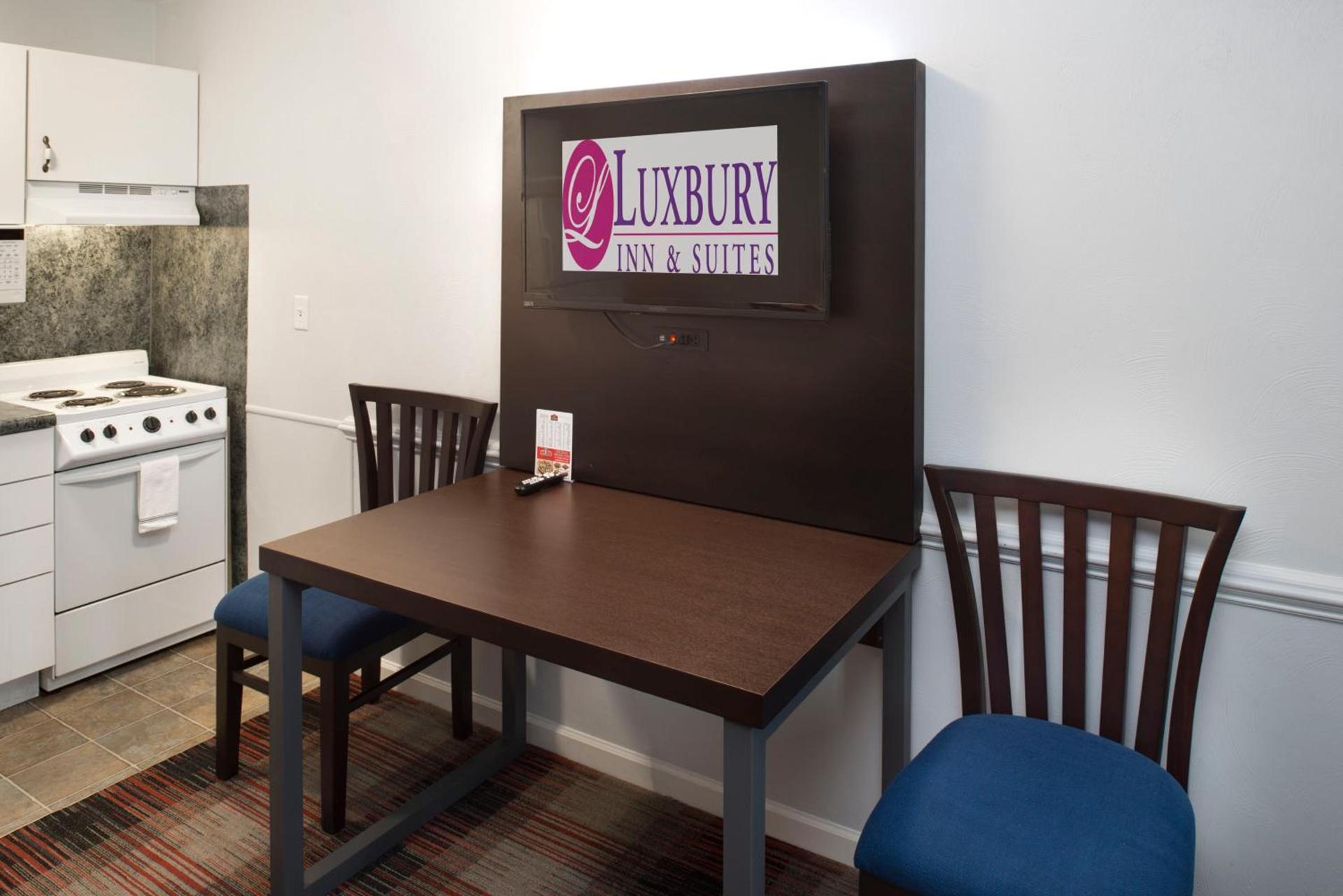Luxbury Inn & Suites photo 3