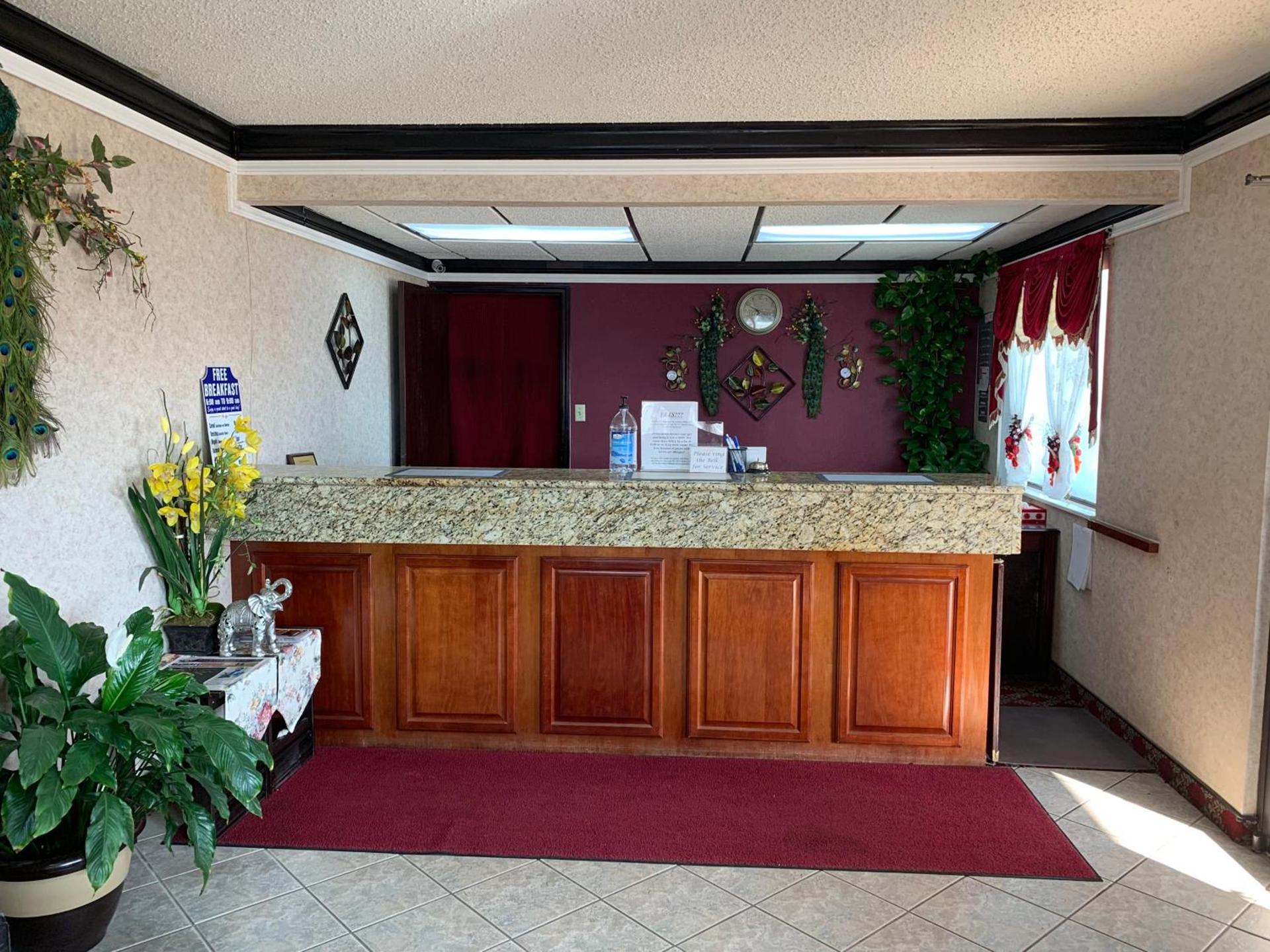 Regency Inn photo 2