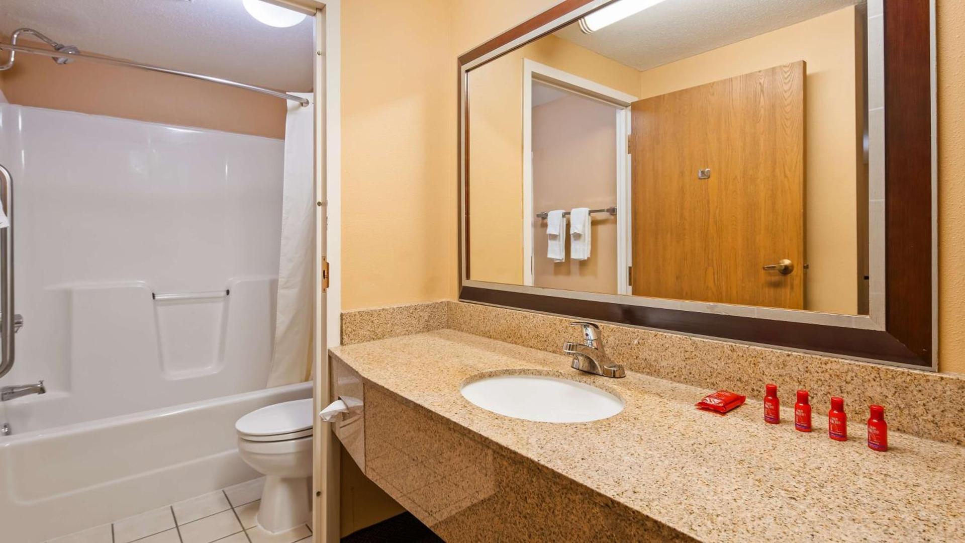Quality Inn & Suites Black River Falls I-94 photo 36