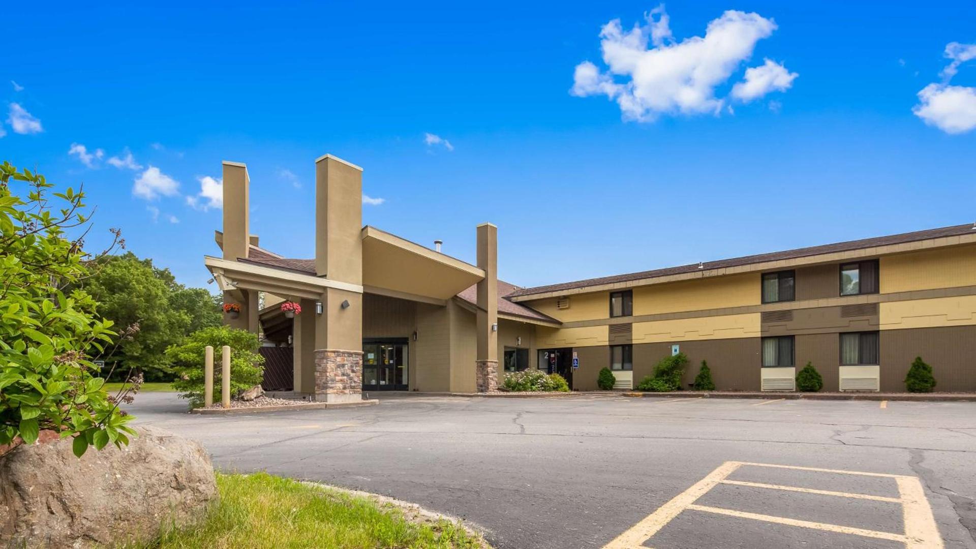 Quality Inn & Suites Black River Falls I-94 photo 39