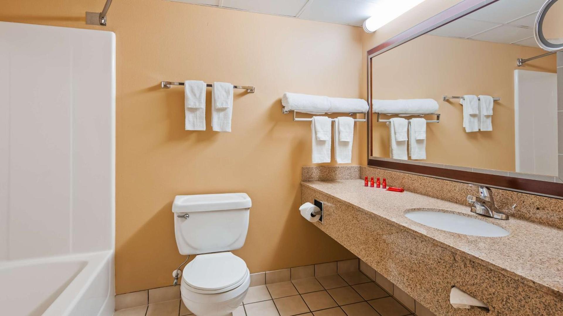 Quality Inn & Suites Black River Falls I-94 photo 37