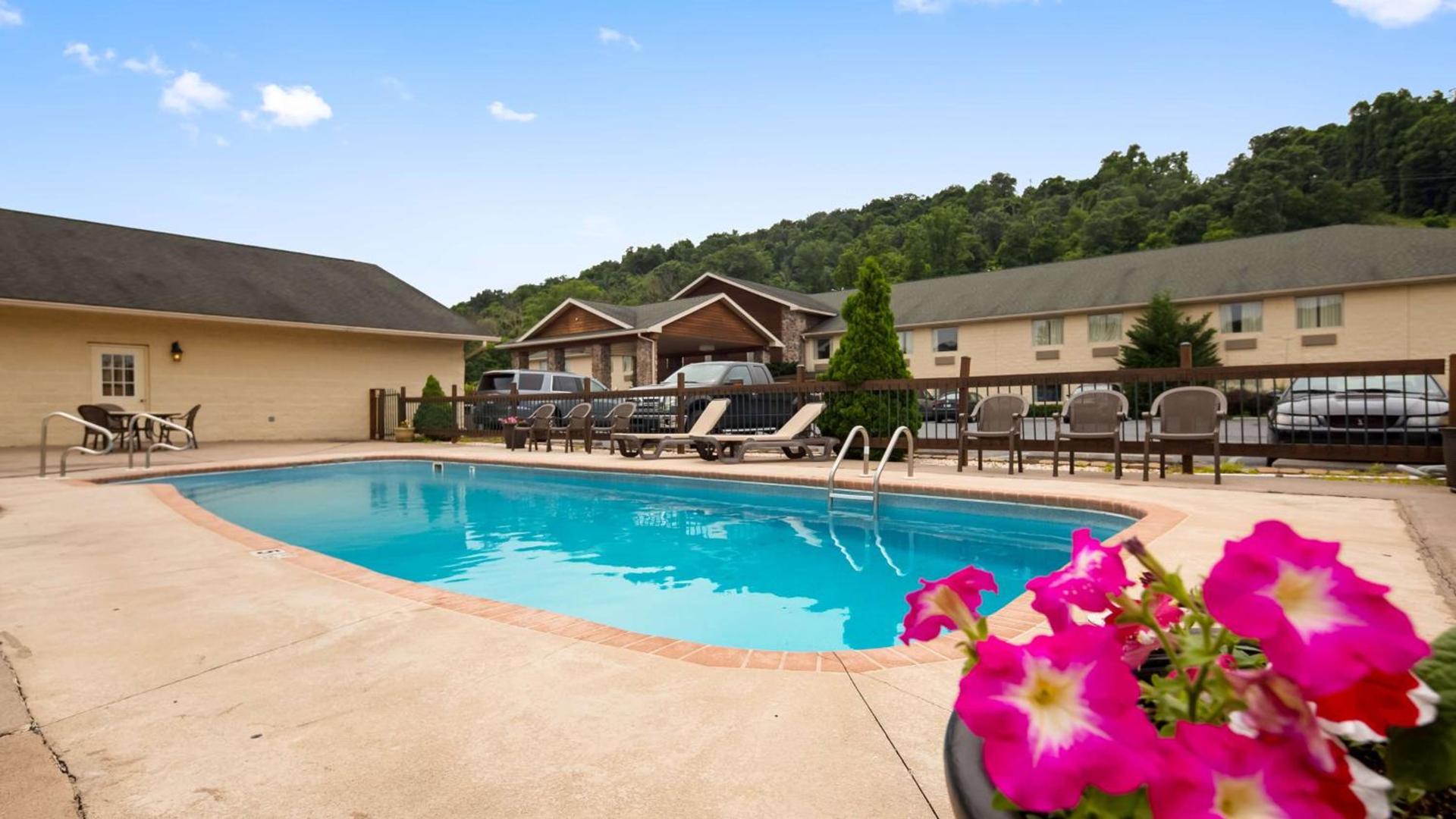 SureStay Plus Hotel by Best Western Berkeley Springs photo 2