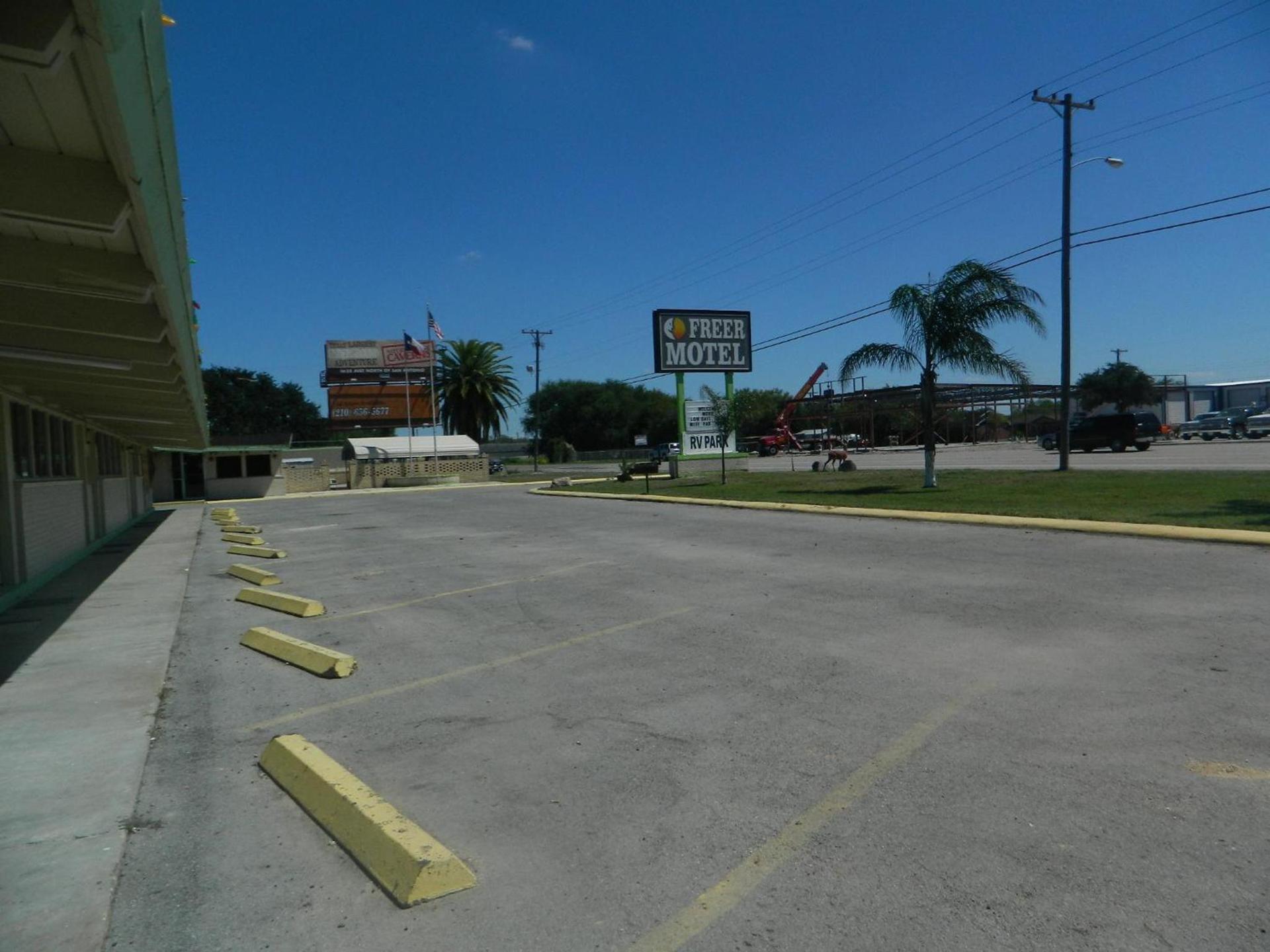 Freer Motel photo 12