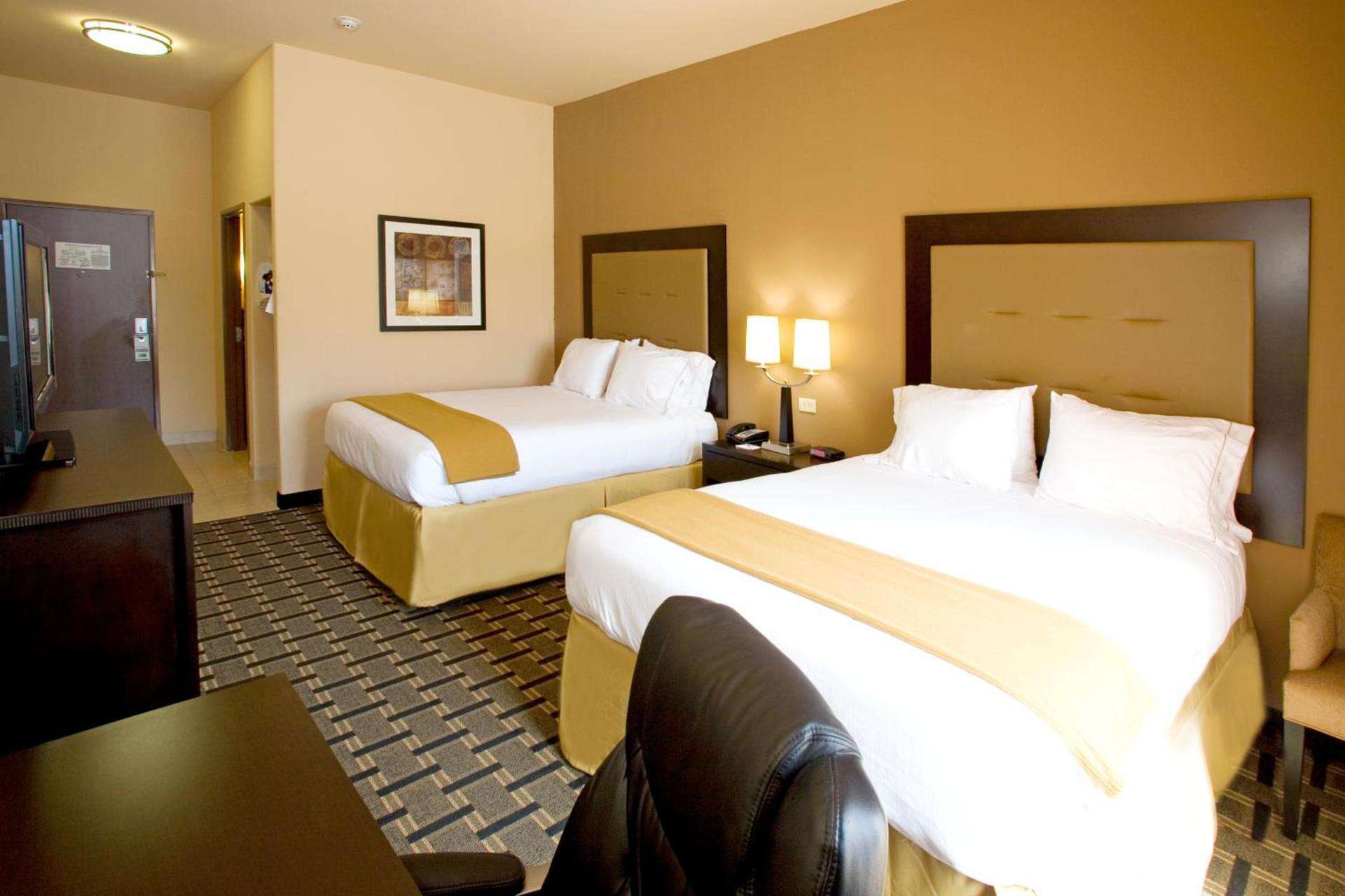 Holiday Inn Express and Suites Beeville by IHG photo 8