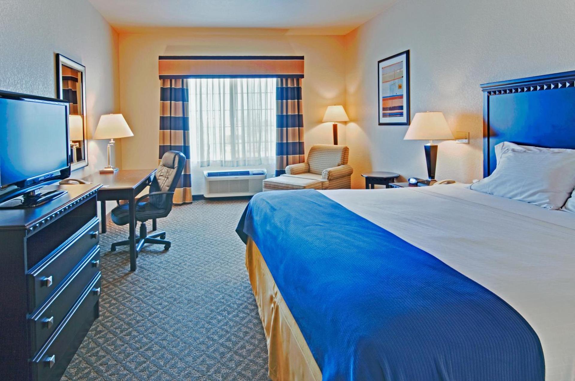 Holiday Inn Express Delano Highway 99 by IHG photo 9
