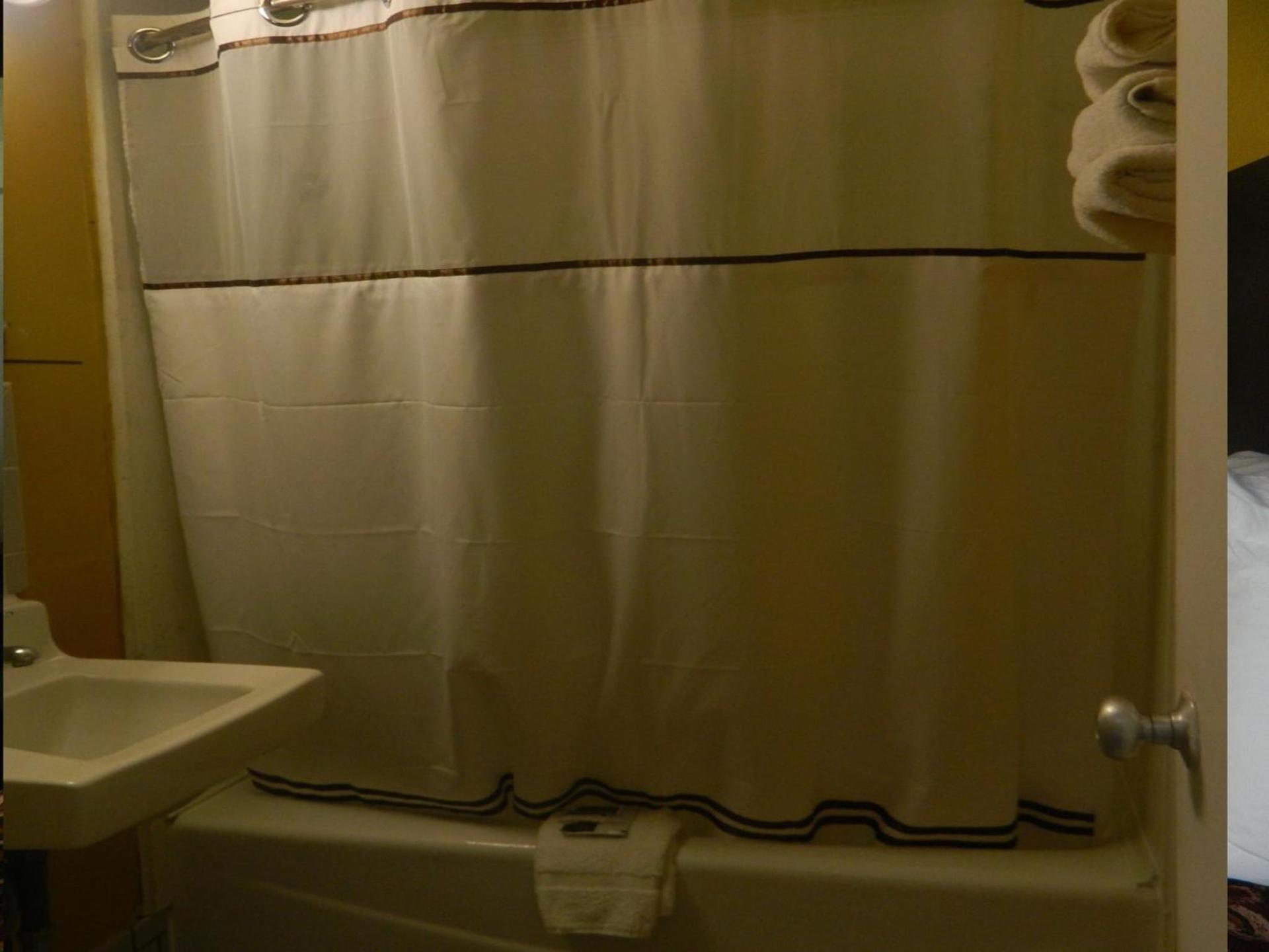 Freer Motel photo 13